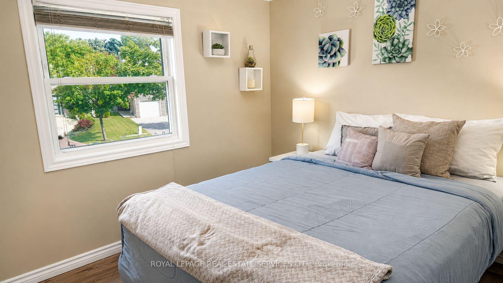 Photo 18 of 49 Lowder Place, Whitby, Blue Grass Meadows — HOMEH