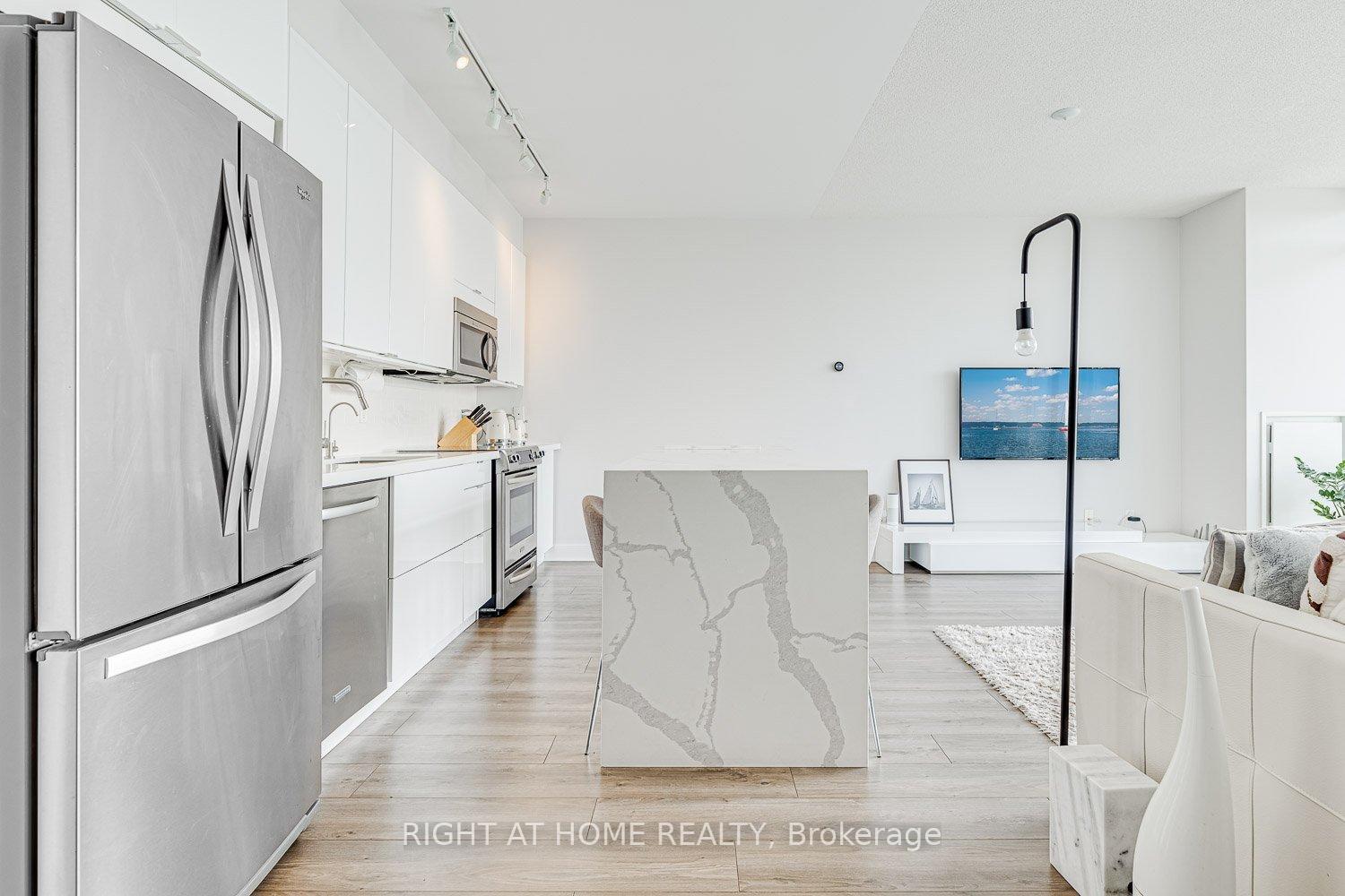 Photo 4 of Unit 915, 90 Stadium Road, Toronto, Waterfront Communities — HOMEH