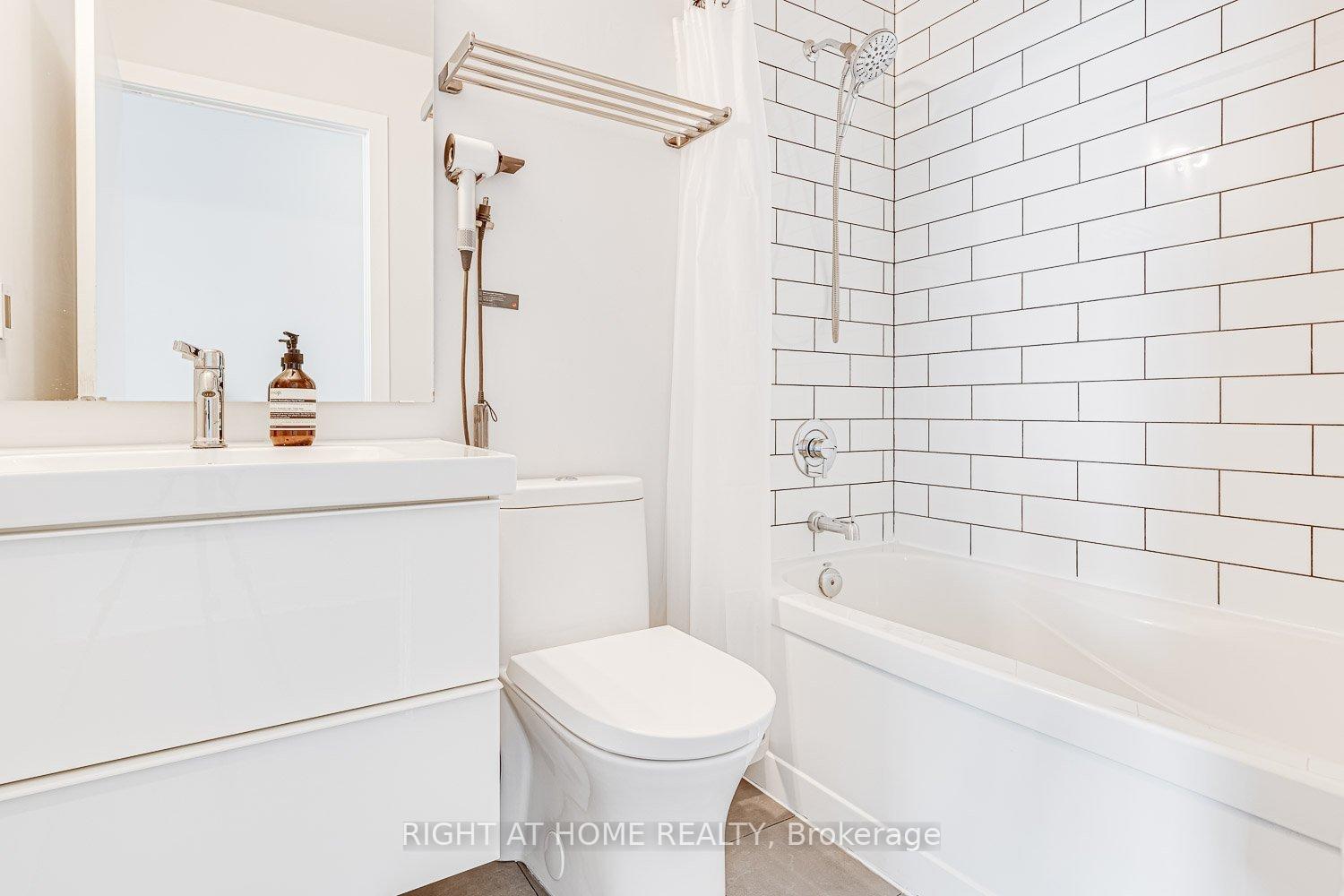 Photo 7 of Unit 915, 90 Stadium Road, Toronto, Waterfront Communities — HOMEH