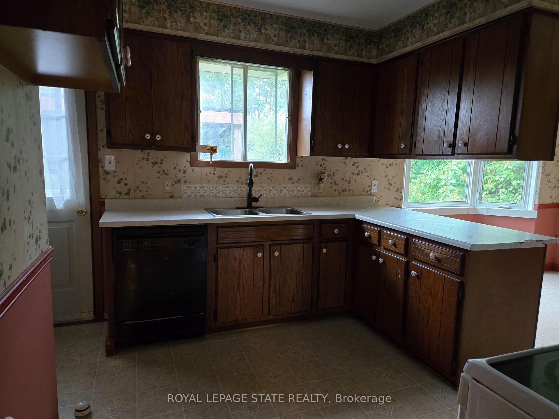 Photo 11 of 8 Lyndhurst Avenue, Norfolk, Pine Grove — HOMEH