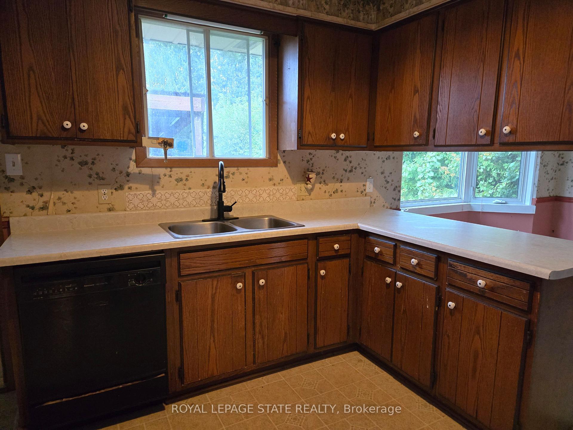 Photo 15 of 8 Lyndhurst Avenue, Norfolk, Pine Grove — HOMEH