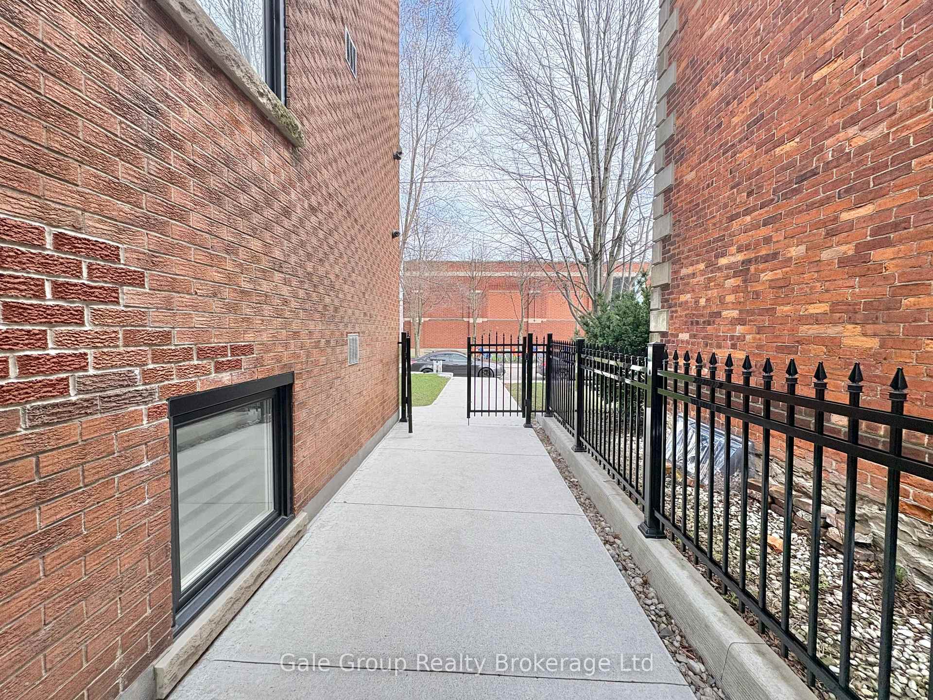 Photo 4 of Unit Unit 2, 100 West Avenue S, Hamilton, Stinson — HOMEH