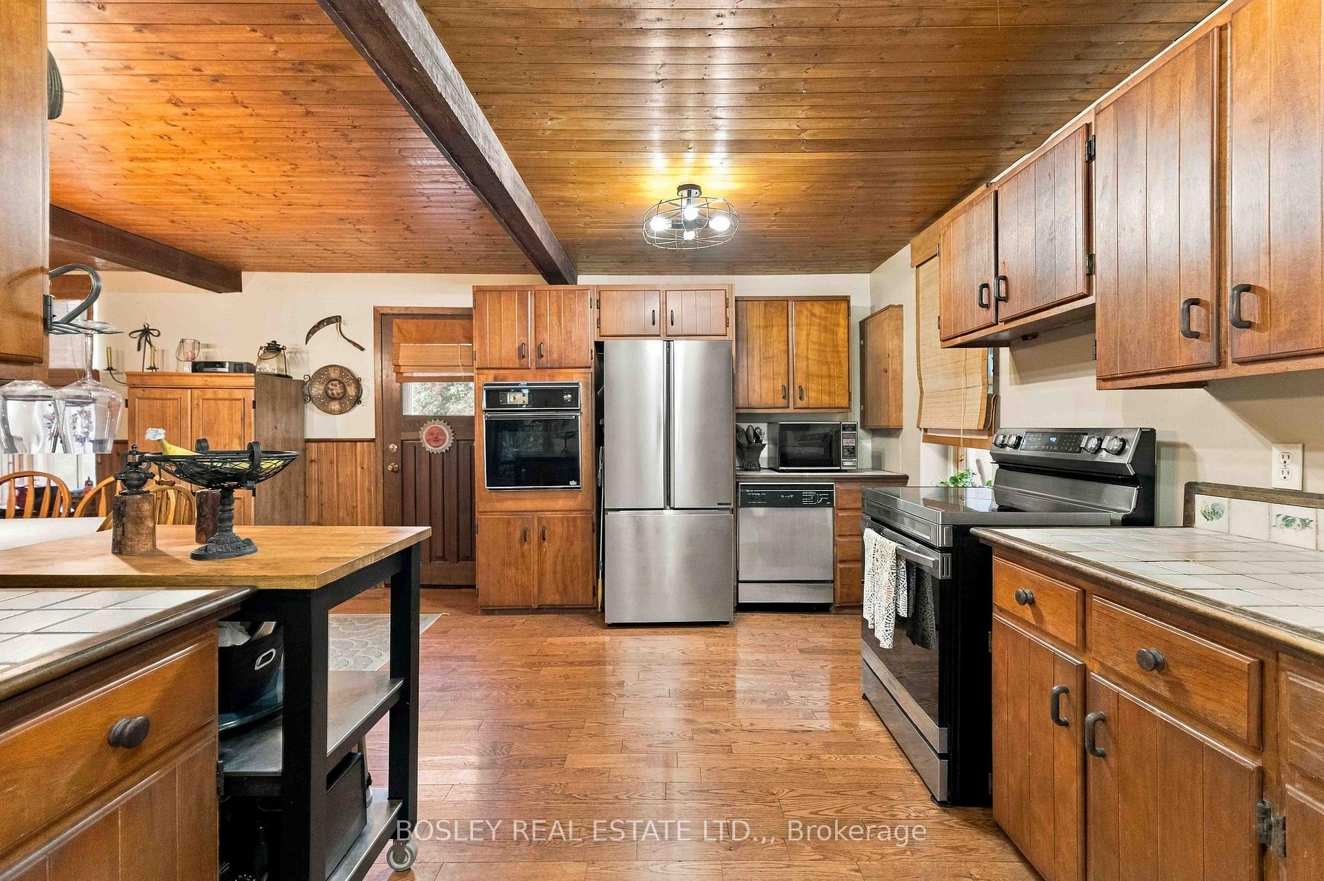 Photo 4 of 860 Moyer Road, Welland, Cooks Mills — HOMEH