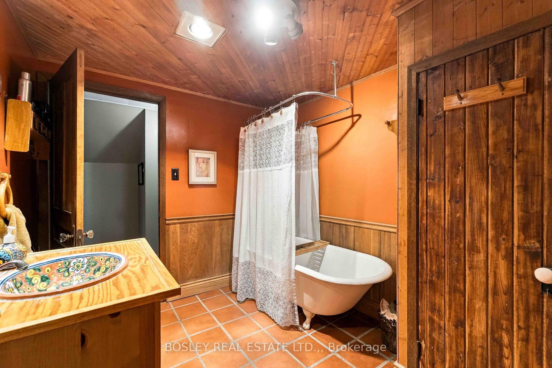 Photo 22 of 860 Moyer Road, Welland, Cooks Mills — HOMEH