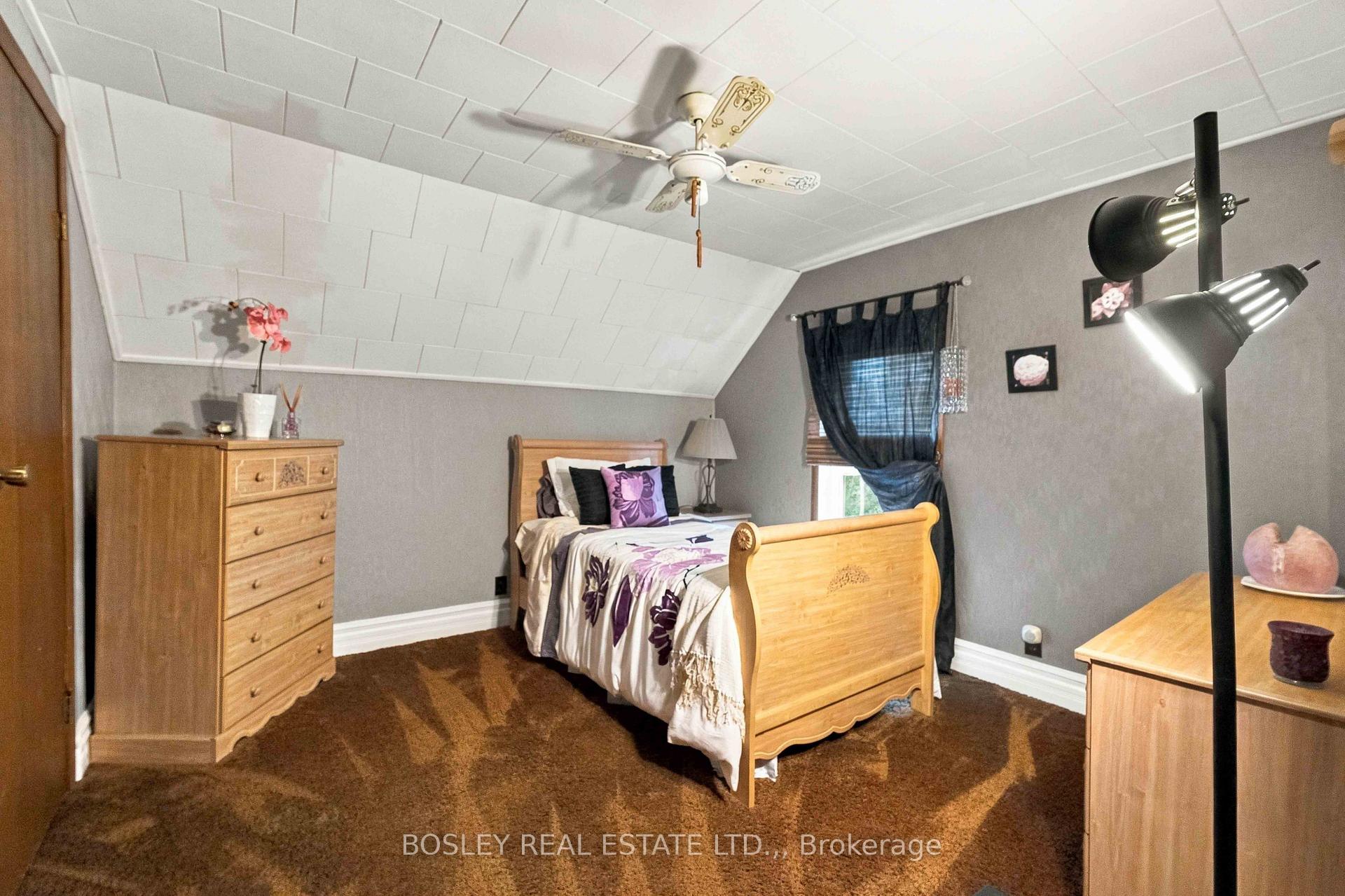 Photo 23 of 860 Moyer Road, Welland, Cooks Mills — HOMEH