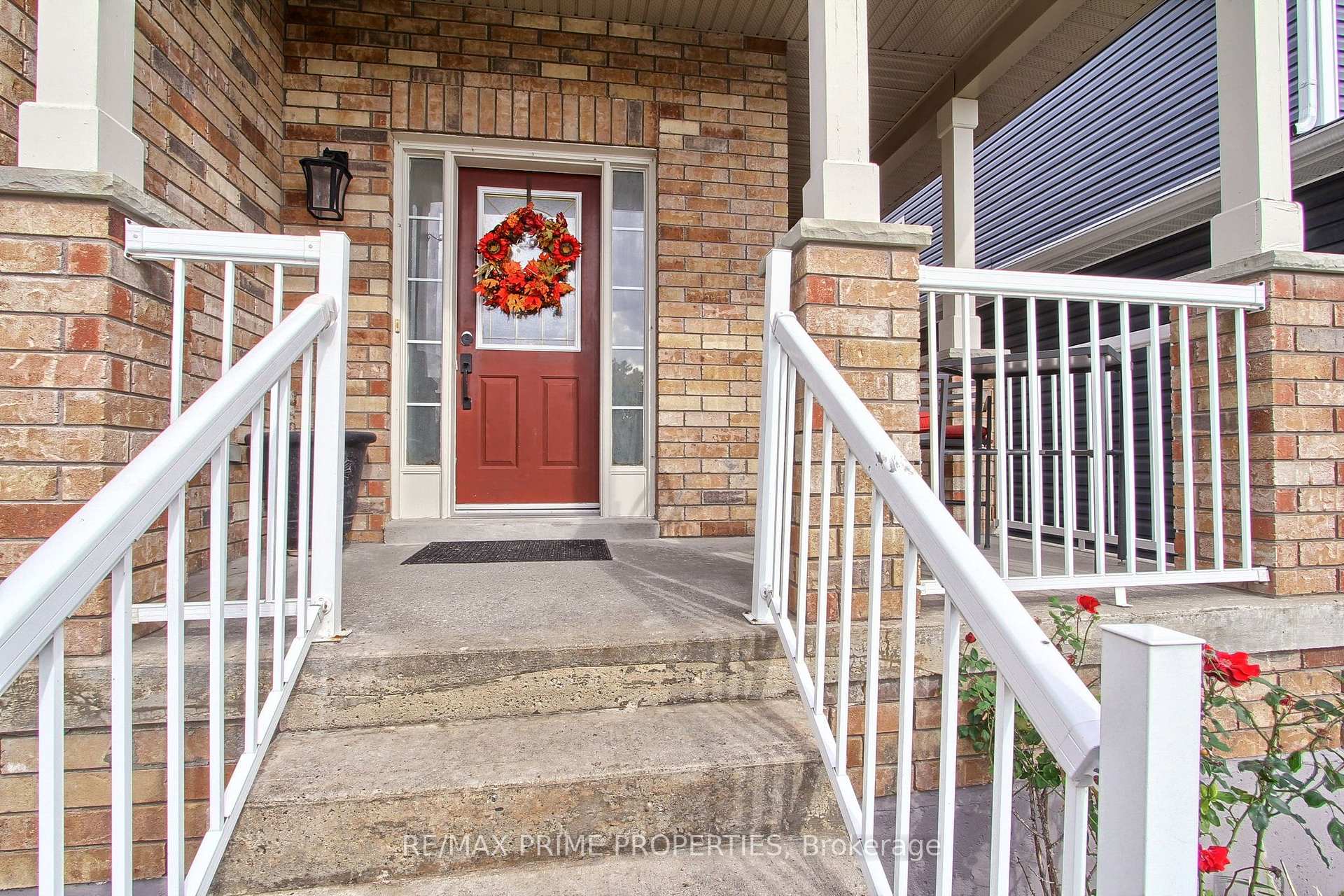 Photo 2 of 64 Ian Drive, Georgina, Keswick South — HOMEH