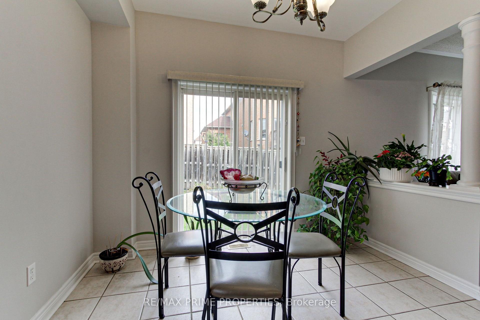 Photo 9 of 64 Ian Drive, Georgina, Keswick South — HOMEH