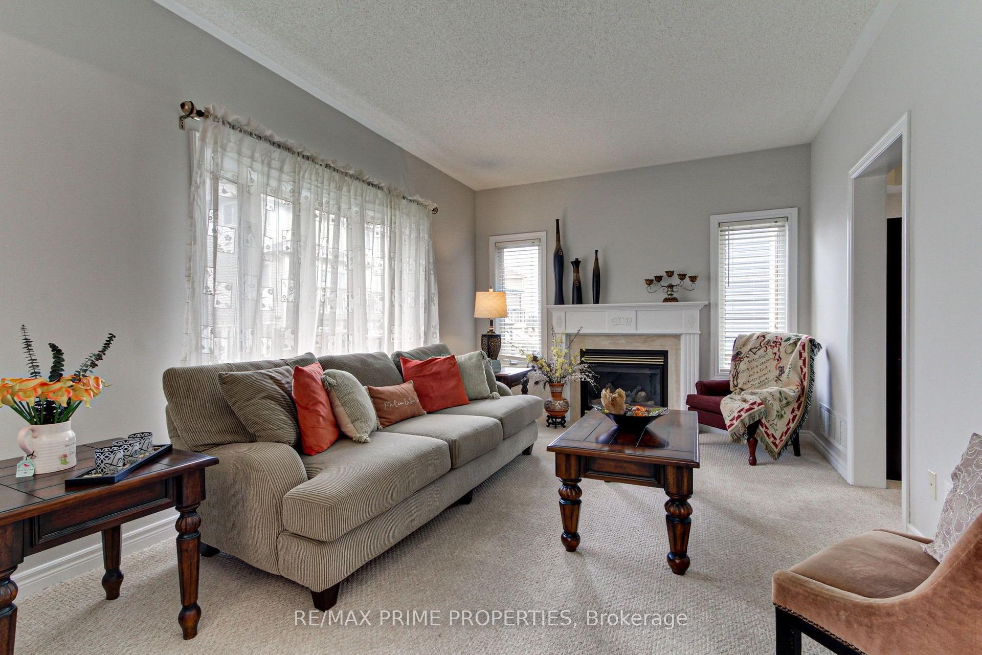 Photo 10 of 64 Ian Drive, Georgina, Keswick South — HOMEH