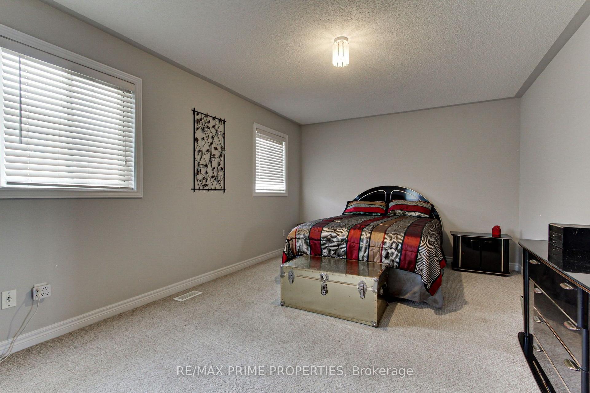 Photo 13 of 64 Ian Drive, Georgina, Keswick South — HOMEH