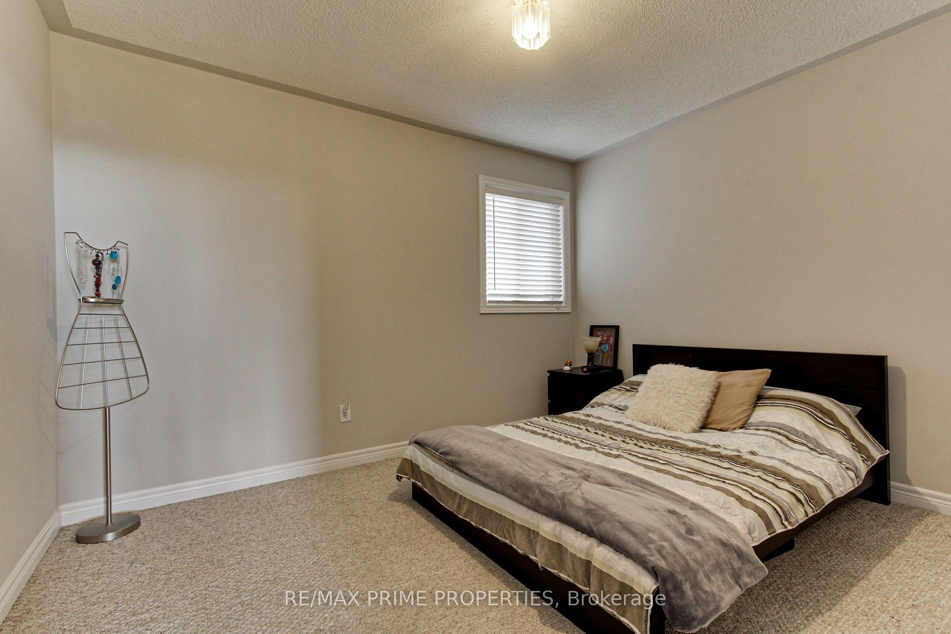 Photo 18 of 64 Ian Drive, Georgina, Keswick South — HOMEH