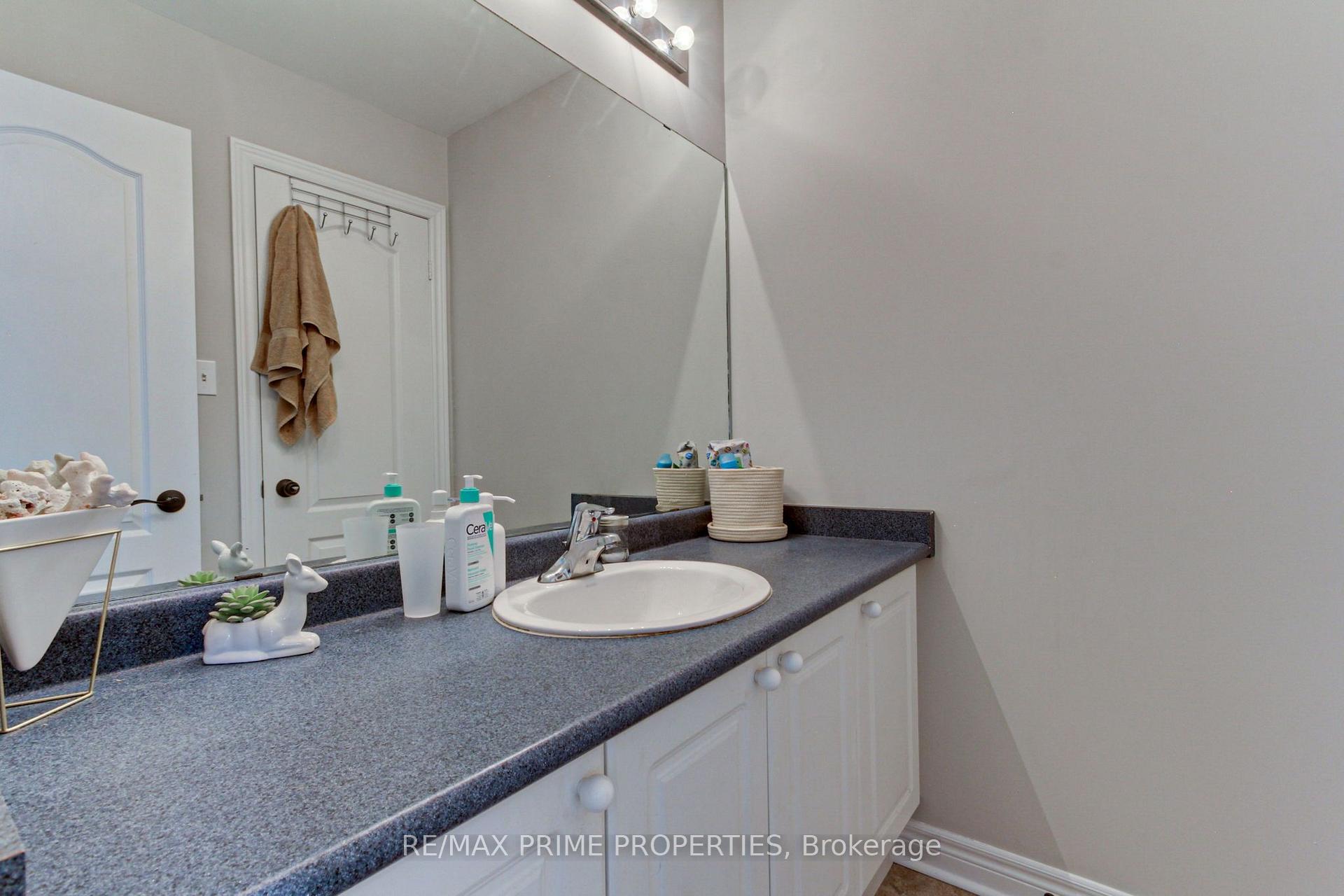 Photo 20 of 64 Ian Drive, Georgina, Keswick South — HOMEH