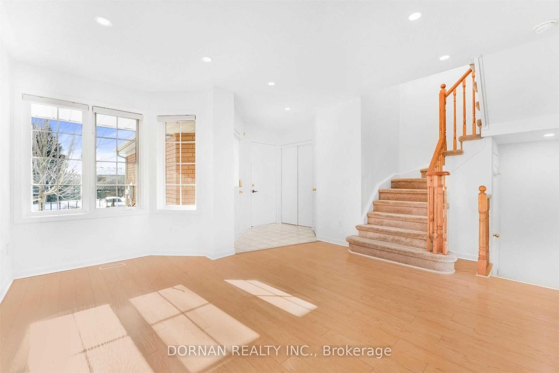 Photo 3 of 76 Greengrove Way, Whitby, Rolling Acres — HOMEH