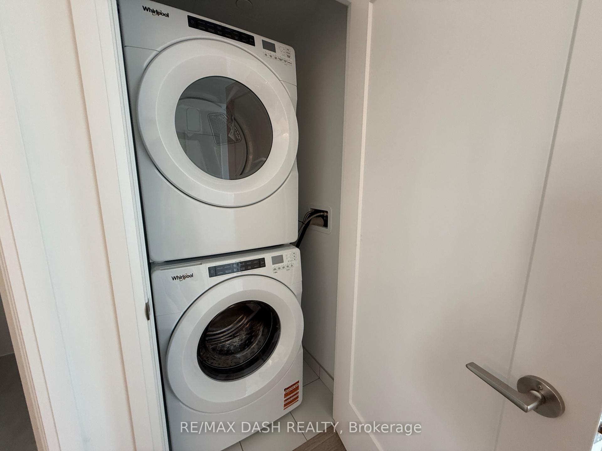 Photo 14 of Unit 3709, 20 Soudan Avenue, Toronto, Mount Pleasant West — HOMEH