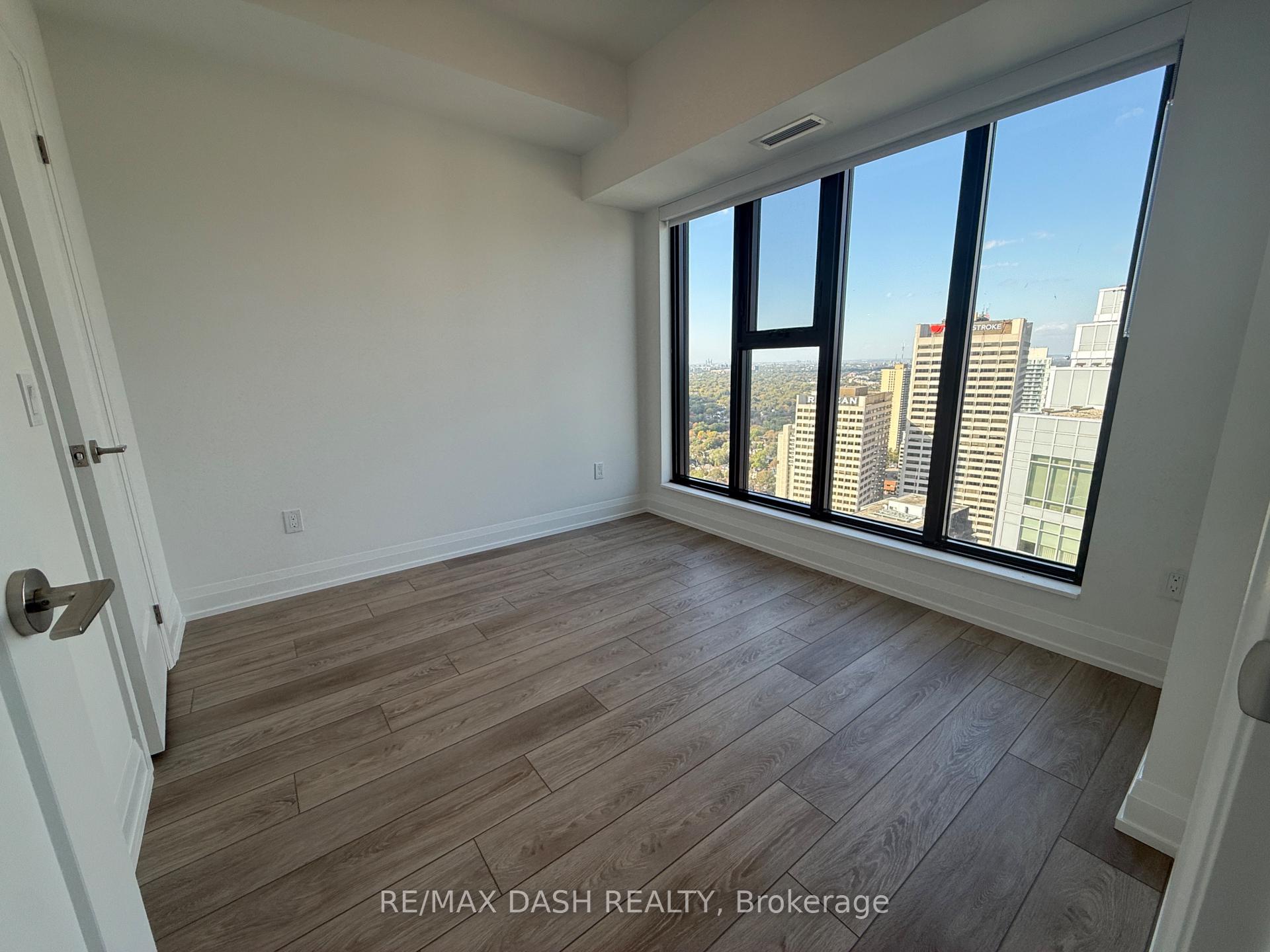 Photo 17 of Unit 3709, 20 Soudan Avenue, Toronto, Mount Pleasant West — HOMEH