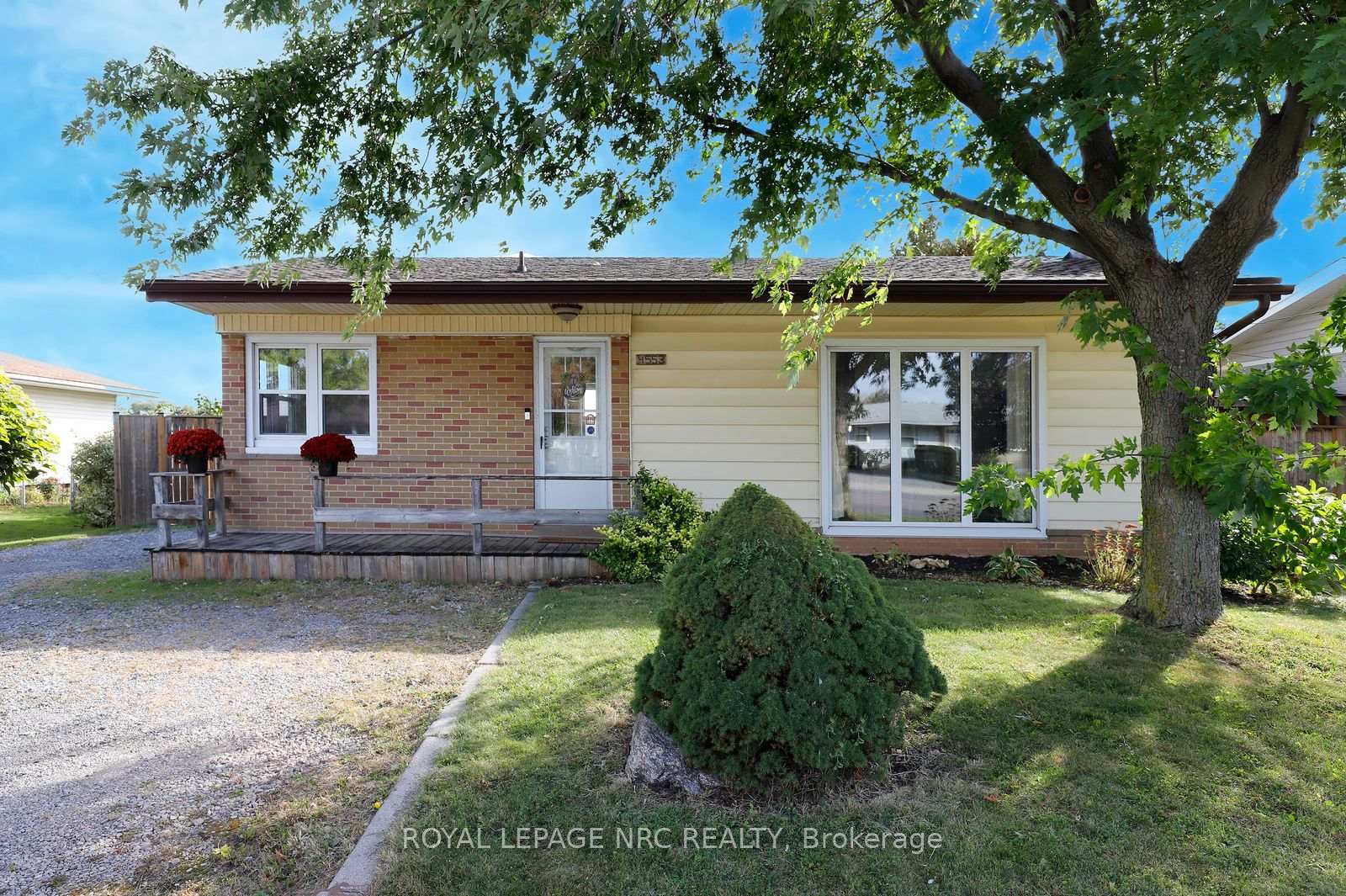 Photo 2 of 4553 Ontario Street, Lincoln, Beamsville — HOMEH