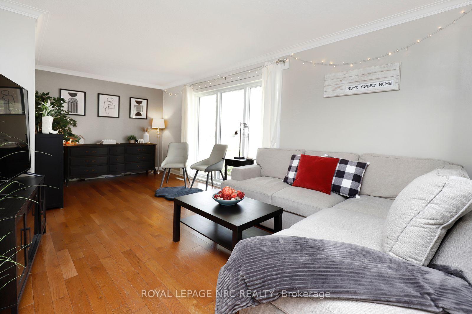 Photo 4 of 4553 Ontario Street, Lincoln, Beamsville — HOMEH