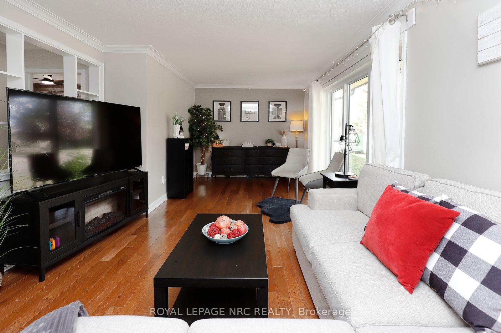 Photo 5 of 4553 Ontario Street, Lincoln, Beamsville — HOMEH