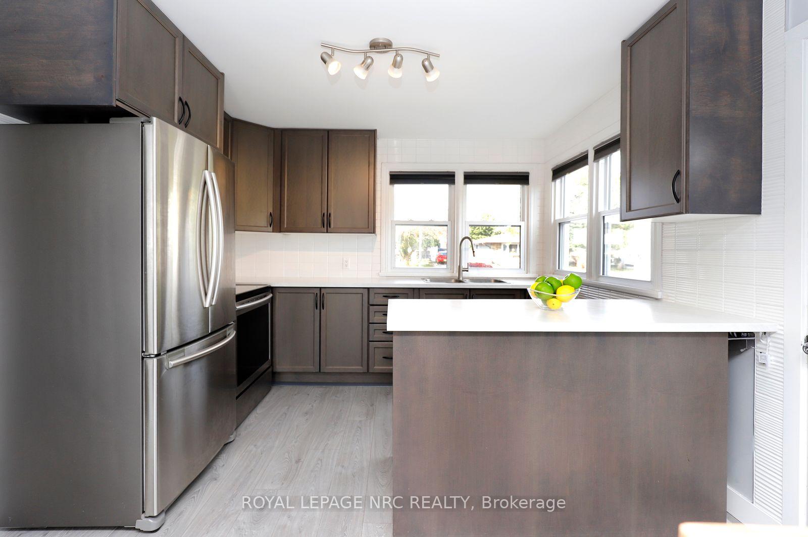 Photo 9 of 4553 Ontario Street, Lincoln, Beamsville — HOMEH