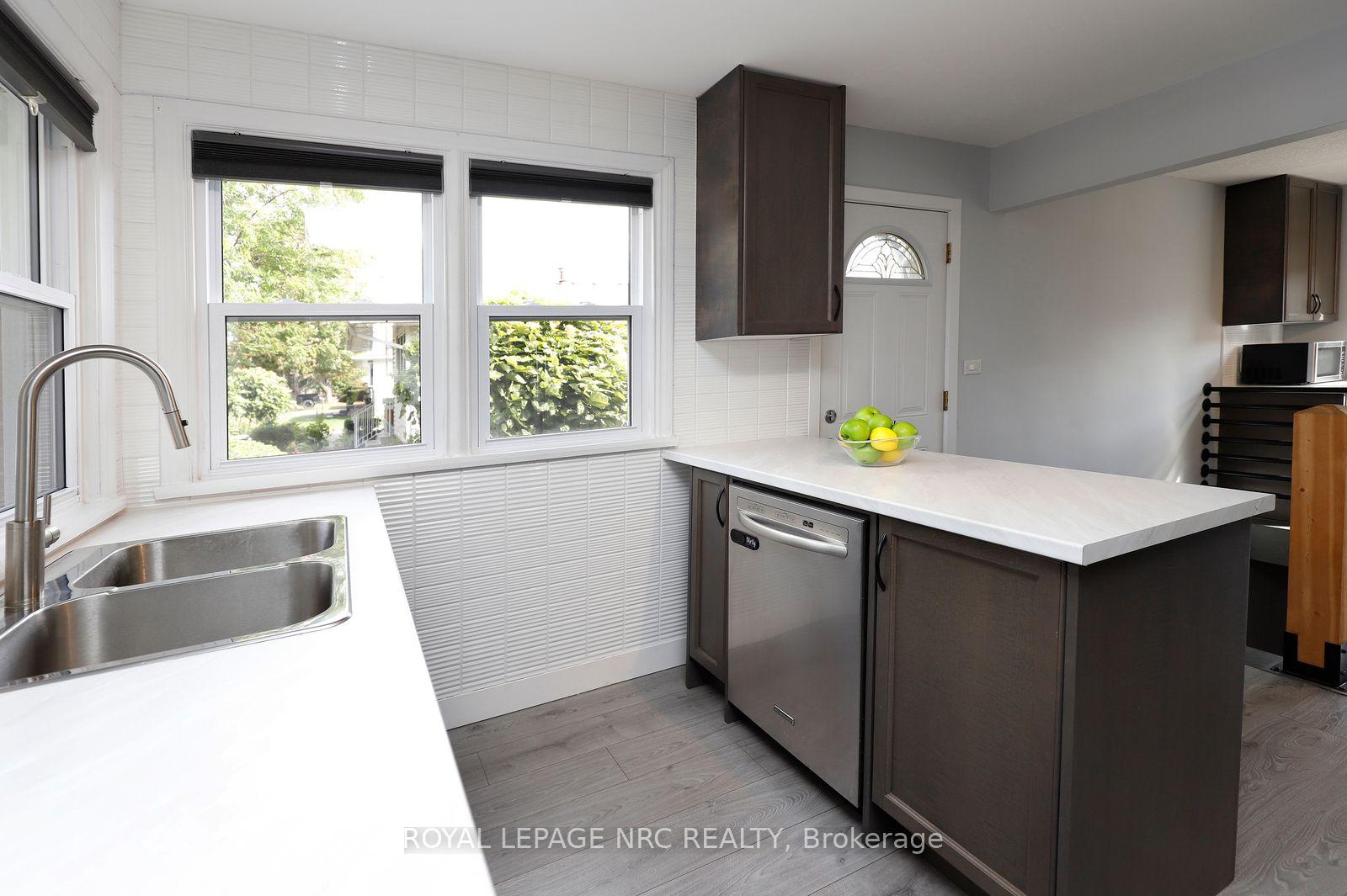 Photo 13 of 4553 Ontario Street, Lincoln, Beamsville — HOMEH