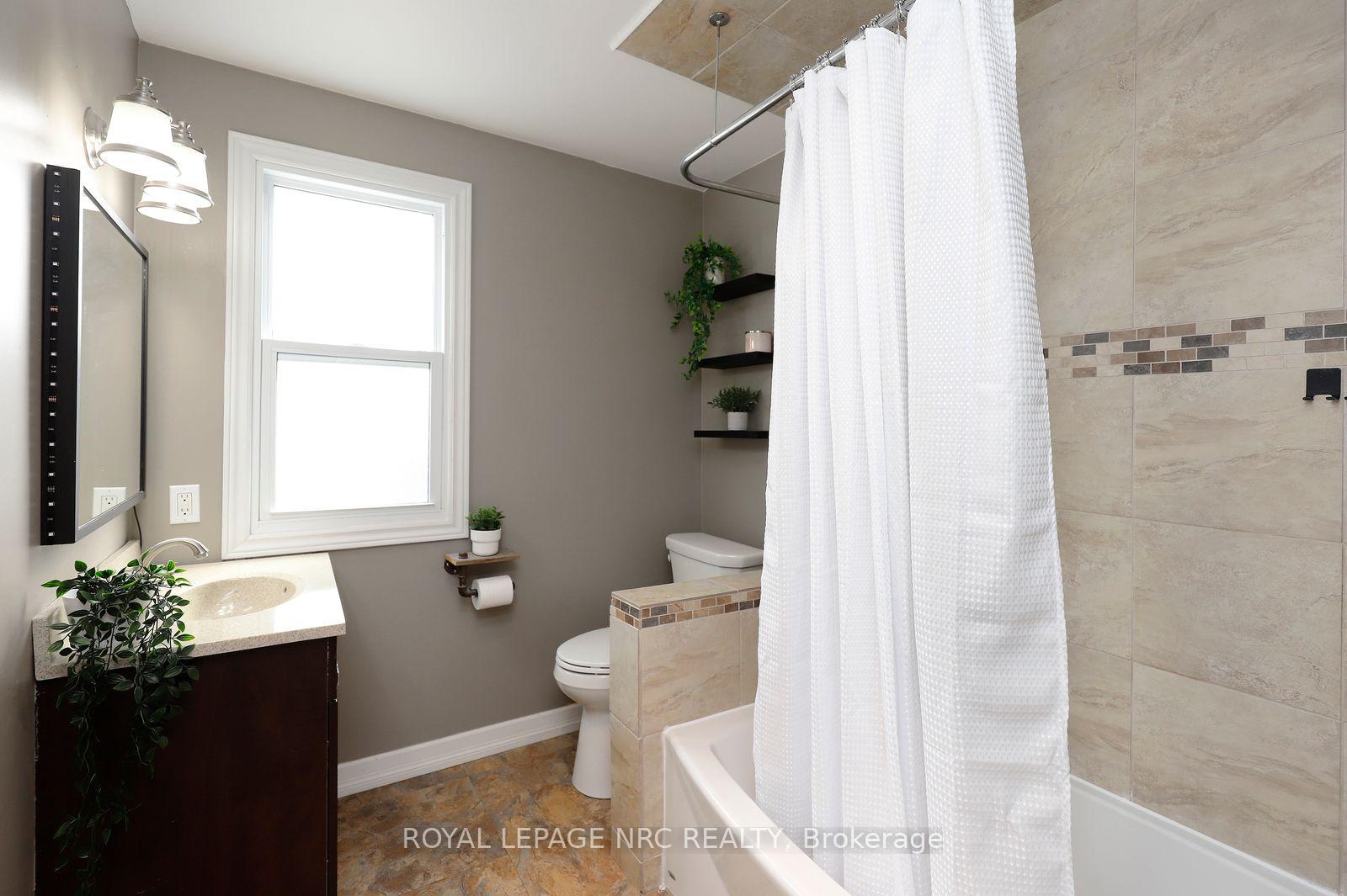 Photo 19 of 4553 Ontario Street, Lincoln, Beamsville — HOMEH