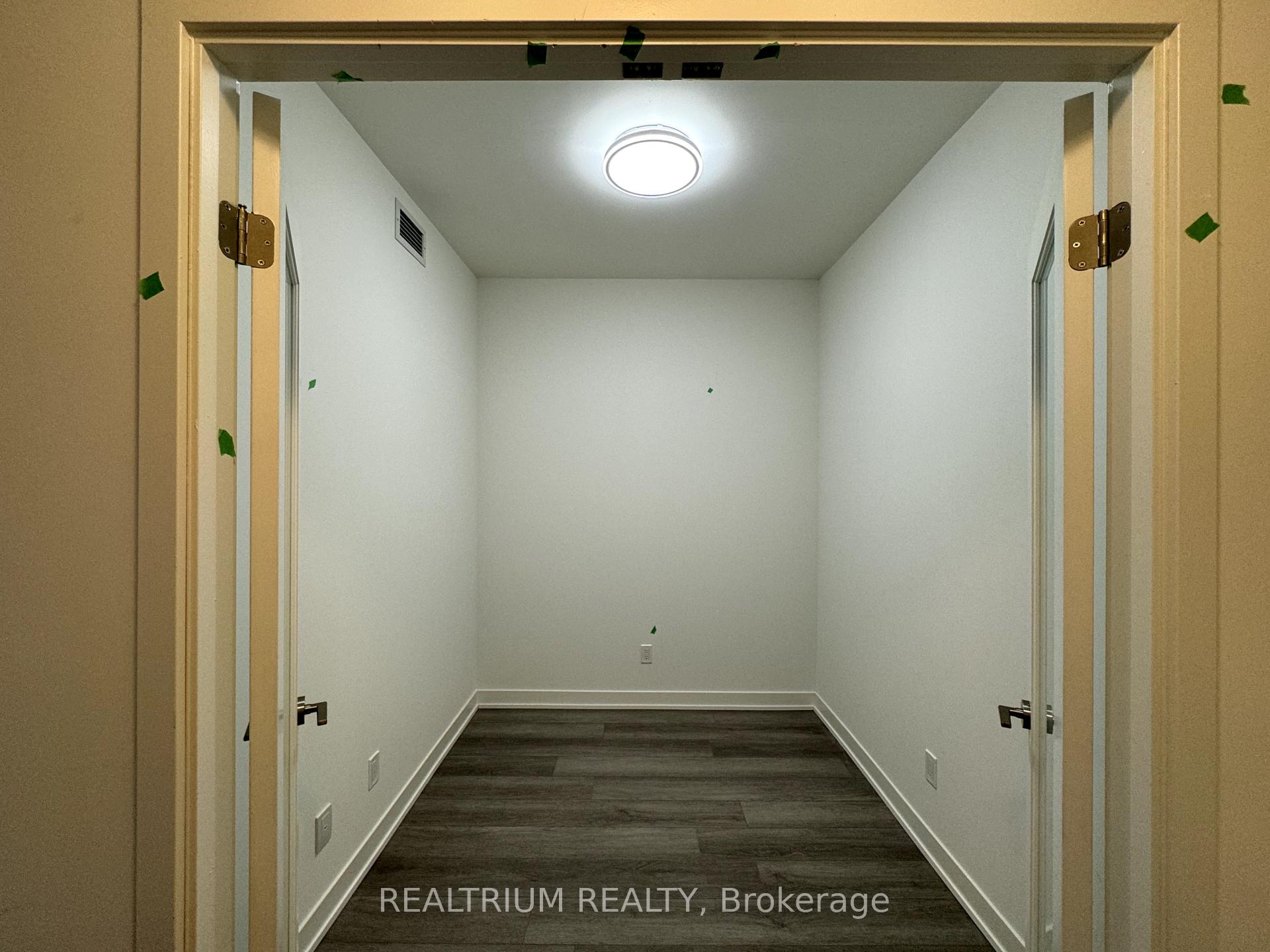 Photo 3 of Unit 804, 38 Simcoe Promenade, Markham, Unionville — HOMEH