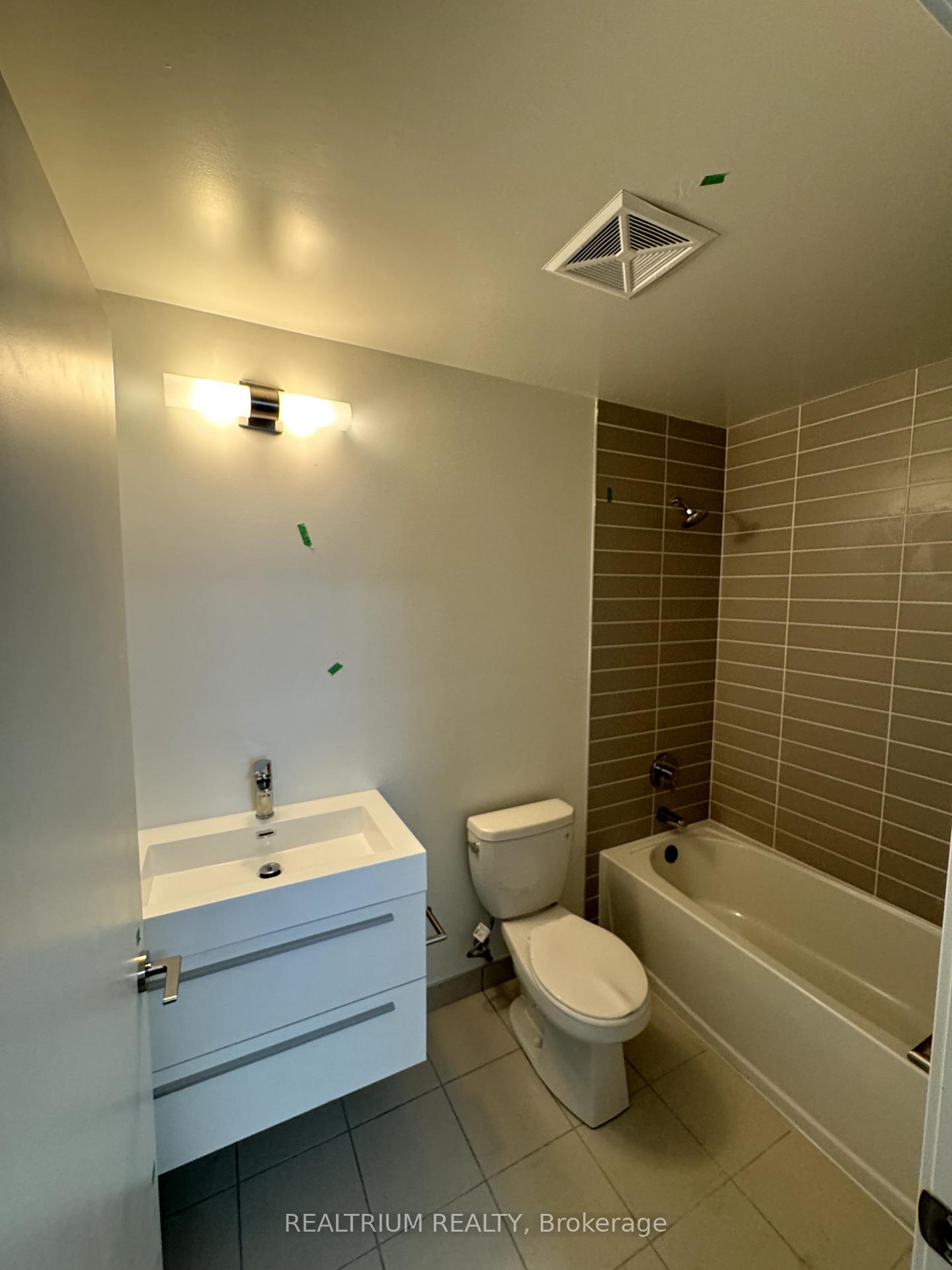 Photo 9 of Unit 804, 38 Simcoe Promenade, Markham, Unionville — HOMEH