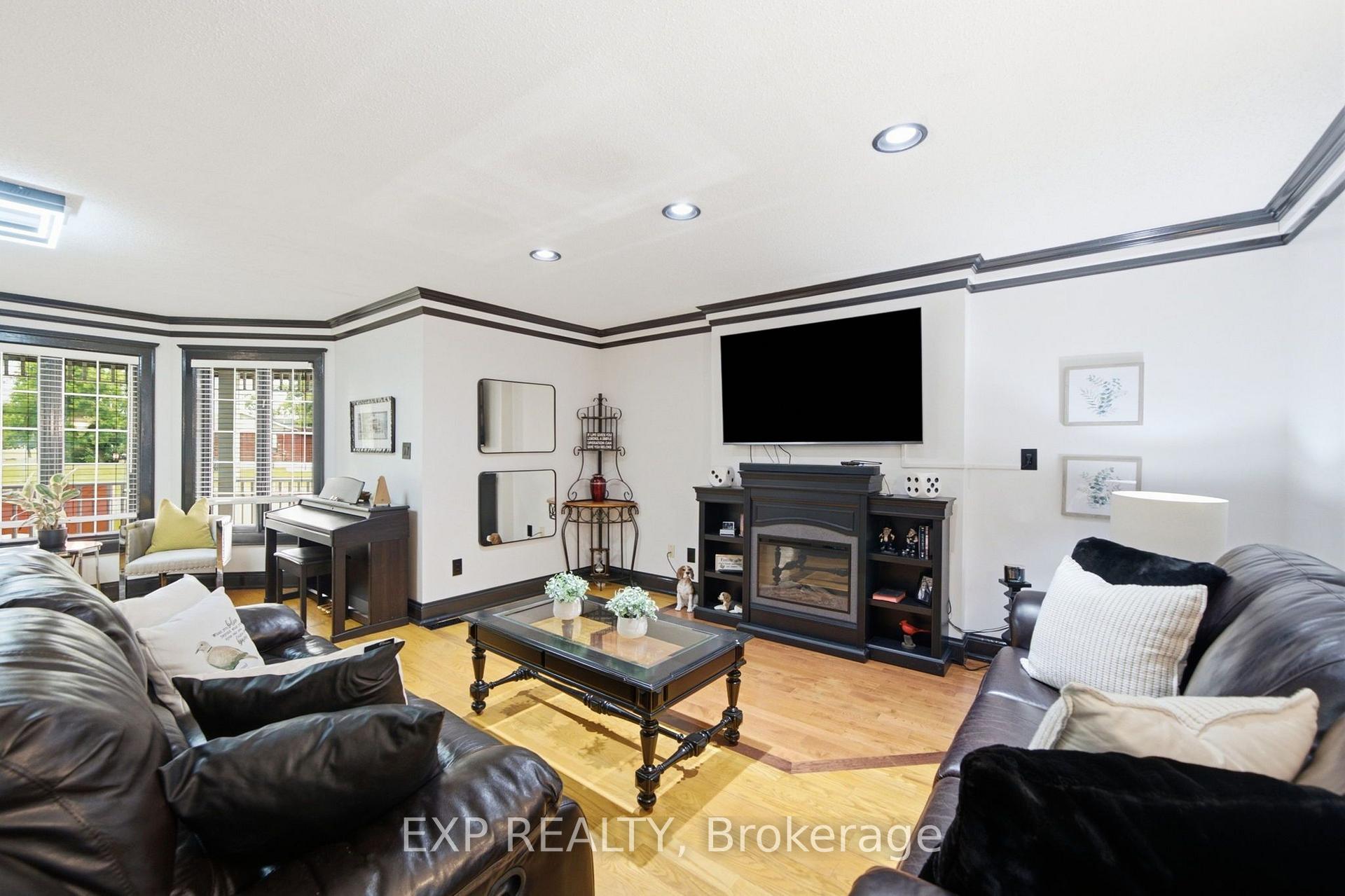 Photo 8 of 4 Flora Street, Kawartha Lakes, Oakwood — HOMEH