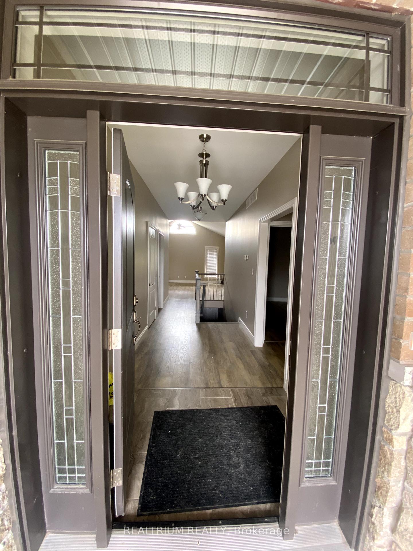 Photo 2 of 31 Covington Crescent, Belleville, Thurlow Ward — HOMEH