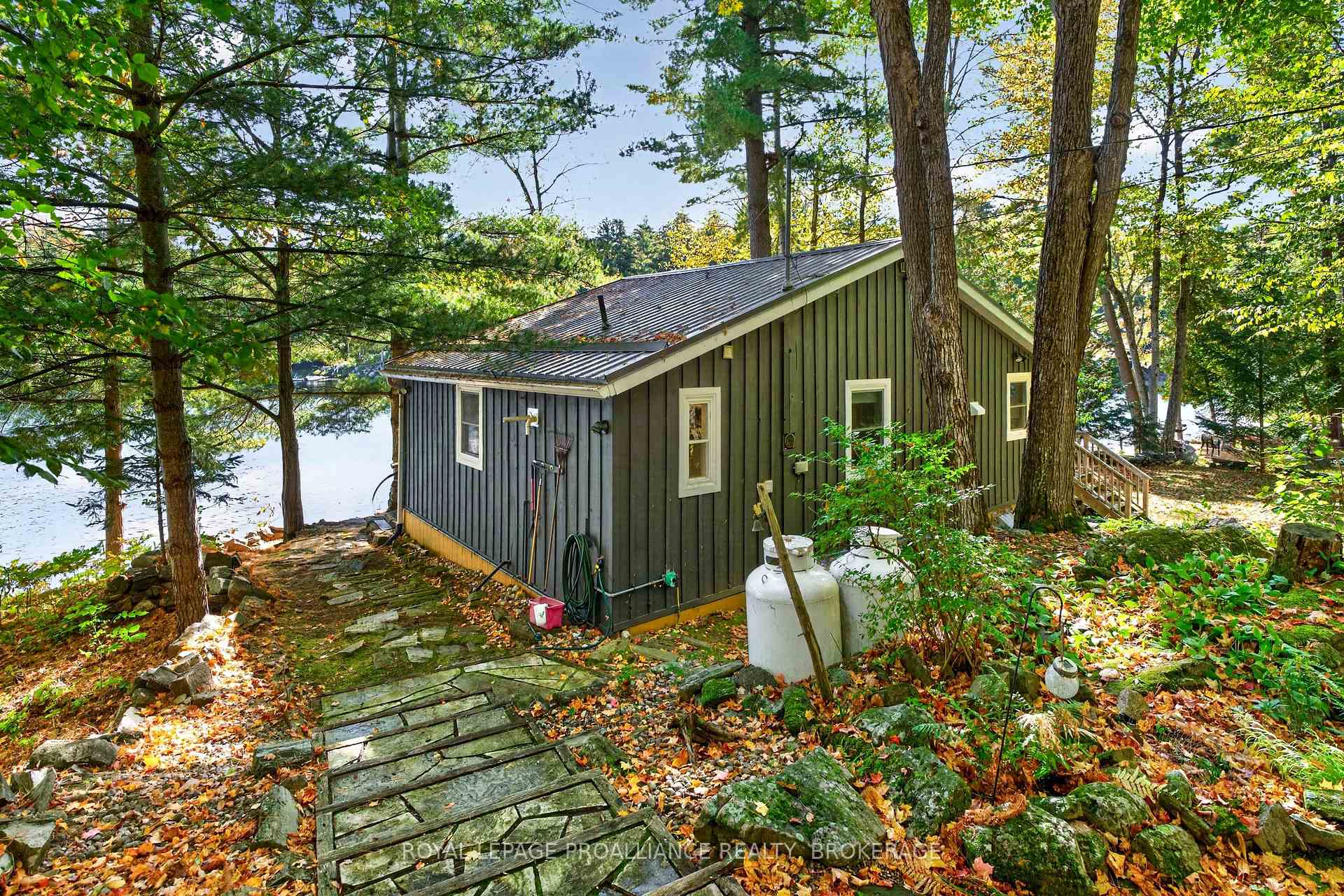 Photo 2 of 1124 Sawmill Lane, Frontenac, Frontenac South — HOMEH