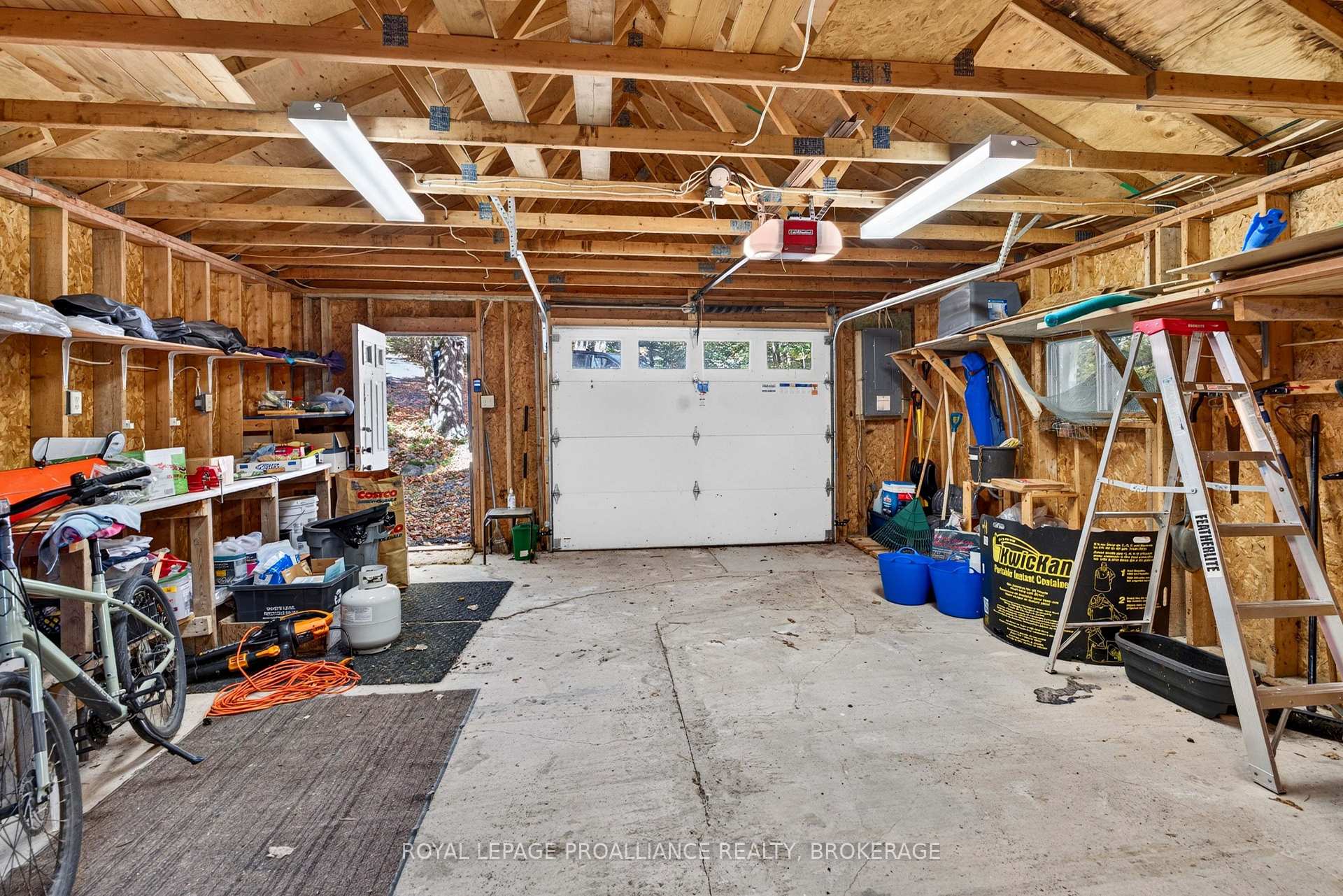 Photo 9 of 1124 Sawmill Lane, Frontenac, Frontenac South — HOMEH