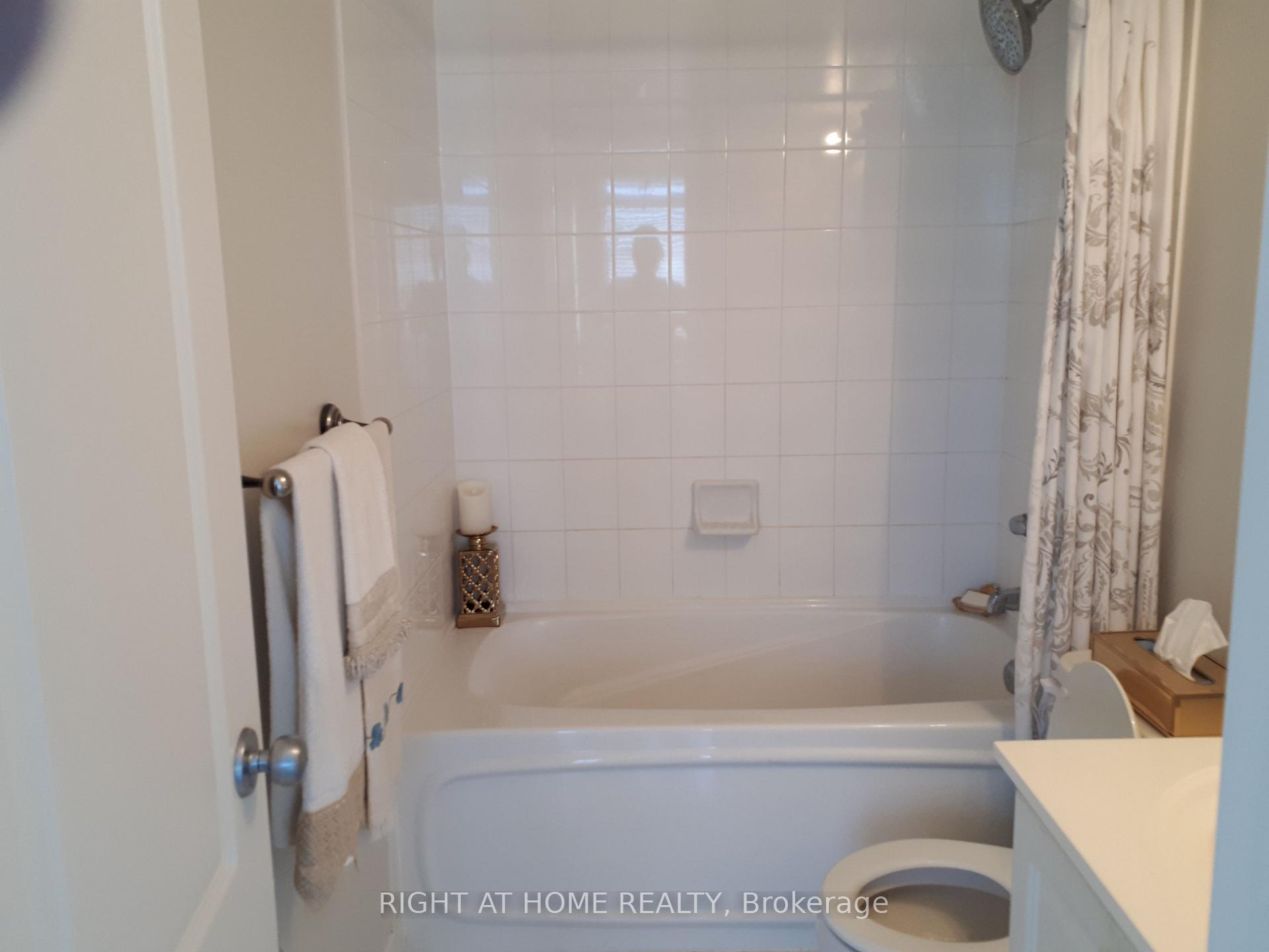 Photo 10 of Unit 512, 1 Rean Drive, North York, Bayview Village — HOMEH