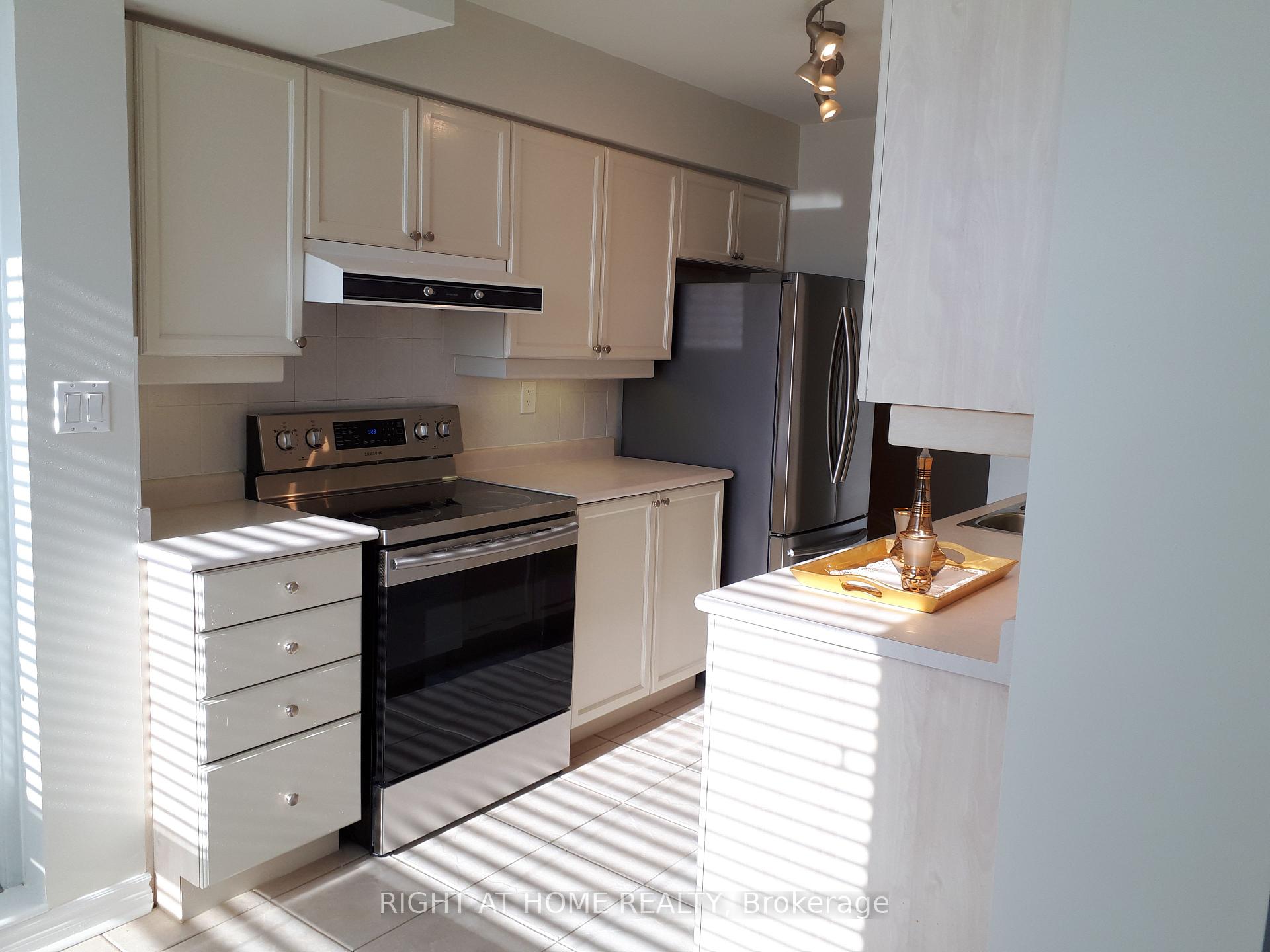 Photo 14 of Unit 512, 1 Rean Drive, North York, Bayview Village — HOMEH