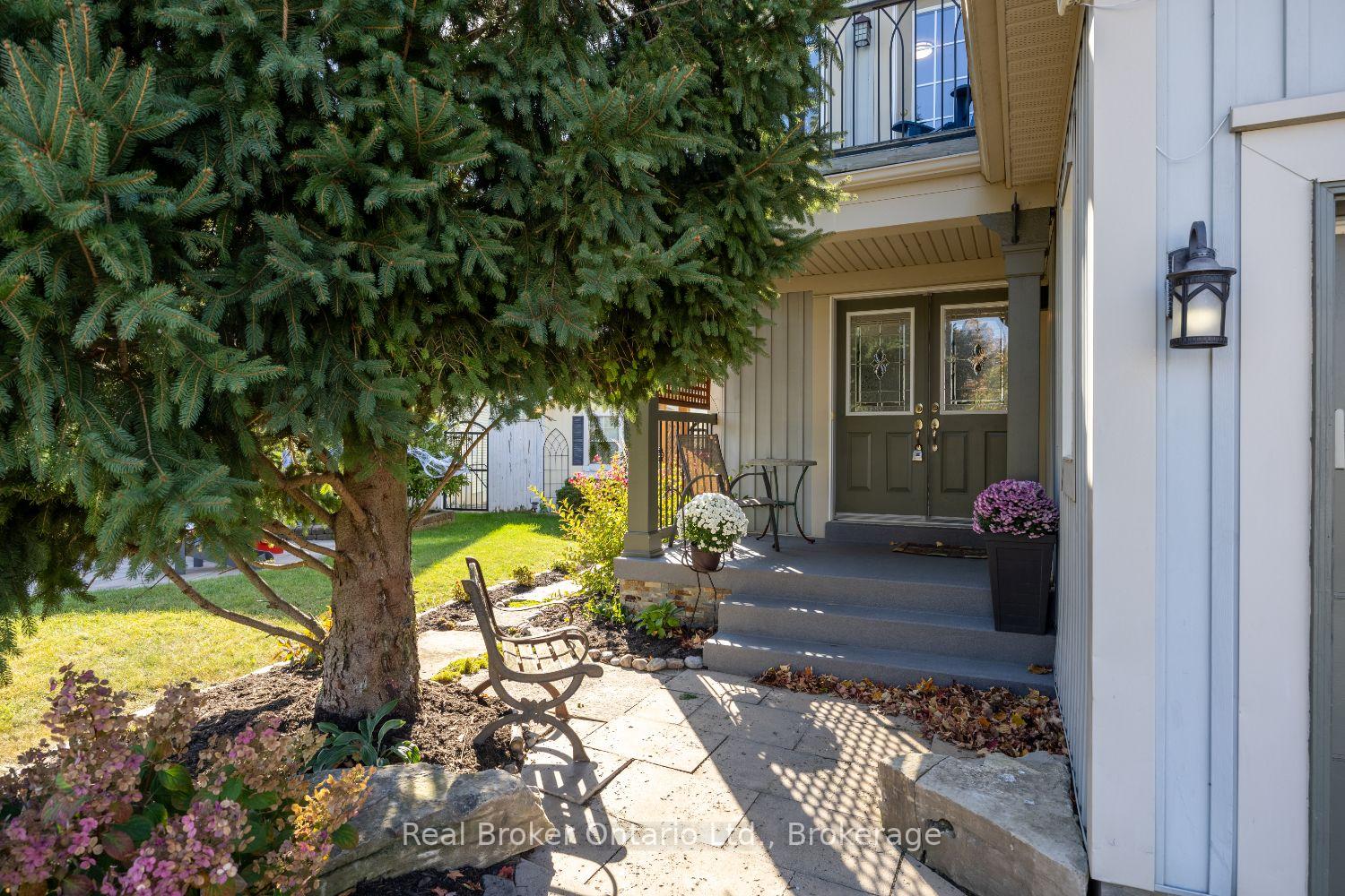 Photo 4 of 119 Allworth Crescent, Clarington, Bowmanville — HOMEH