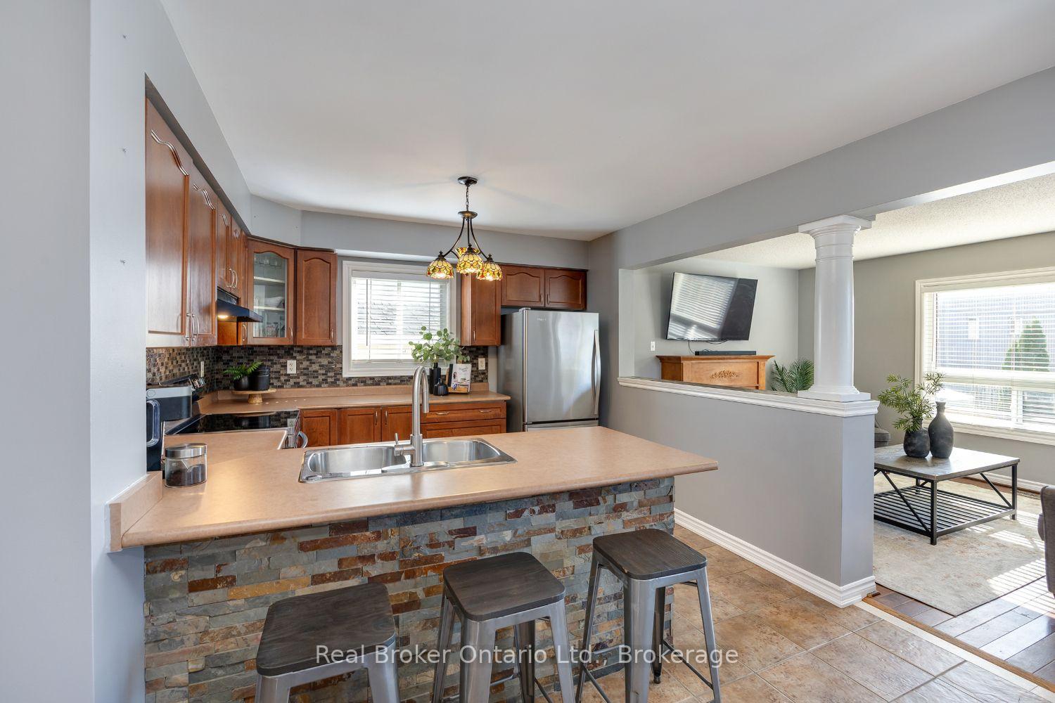 Photo 9 of 119 Allworth Crescent, Clarington, Bowmanville — HOMEH
