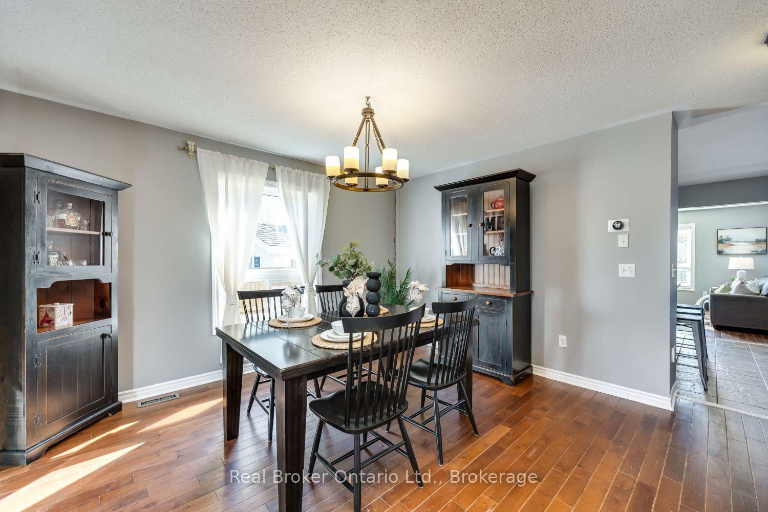 Photo 14 of 119 Allworth Crescent, Clarington, Bowmanville — HOMEH