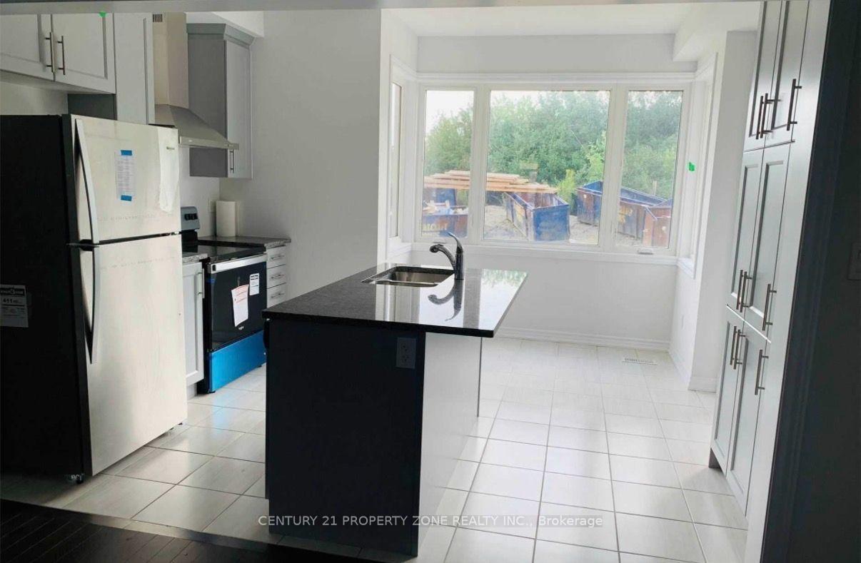 Photo 3 of 10 Savino Drive, Brampton, Heart Lake West — HOMEH