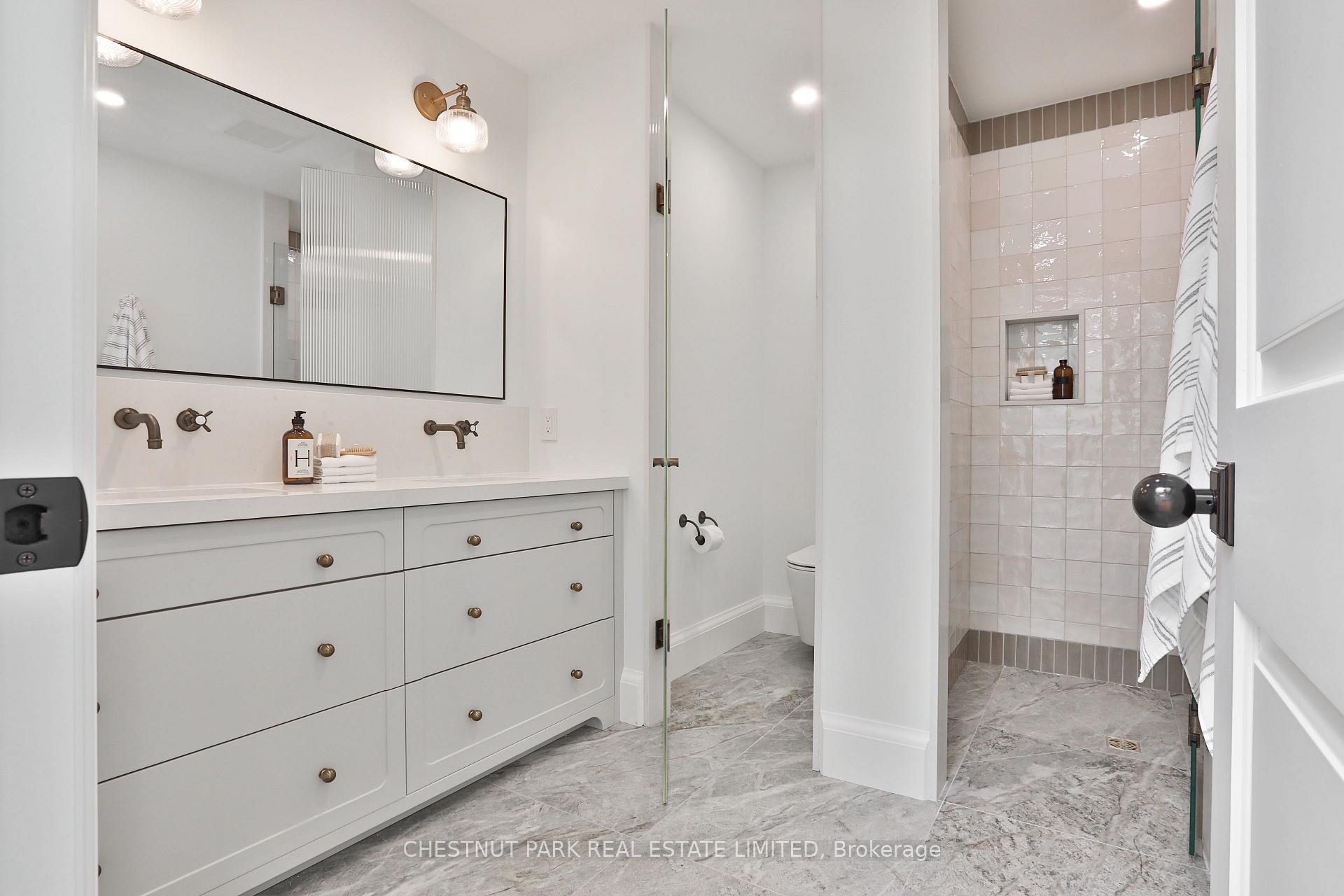 Photo 36 of 48 Crescent Road, Toronto, Rosedale-Moore Park — HOMEH
