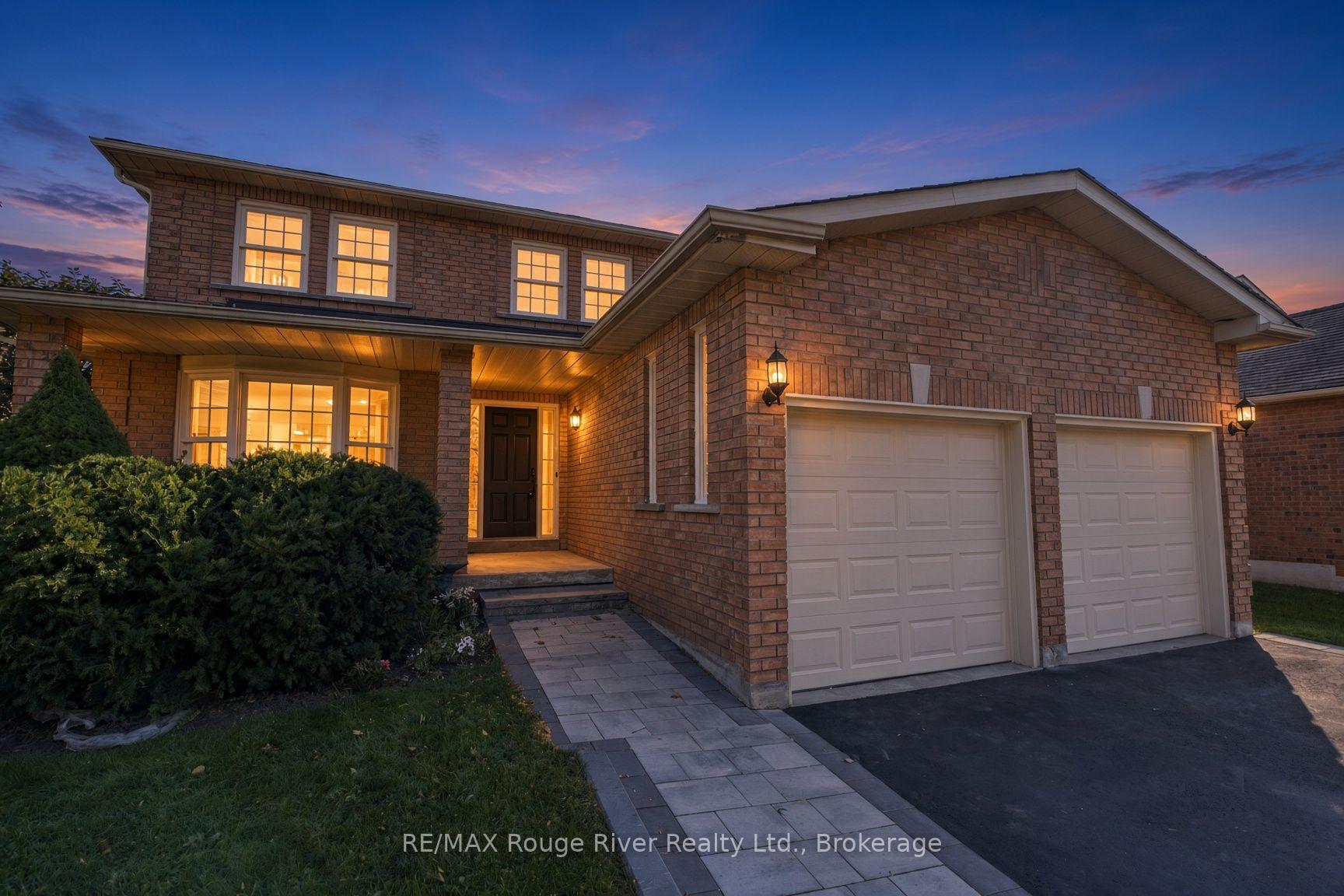 Photo 2 of 51 Lofthouse Drive, Whitby, Rolling Acres — HOMEH