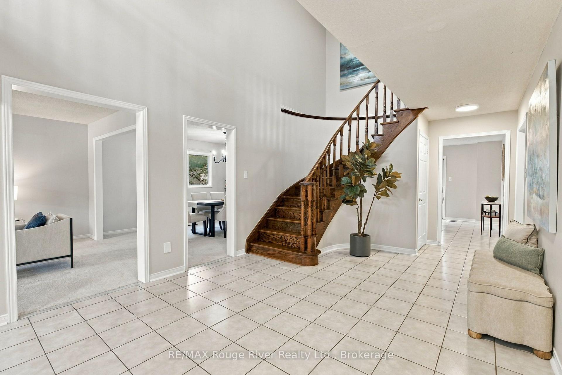 Photo 5 of 51 Lofthouse Drive, Whitby, Rolling Acres — HOMEH