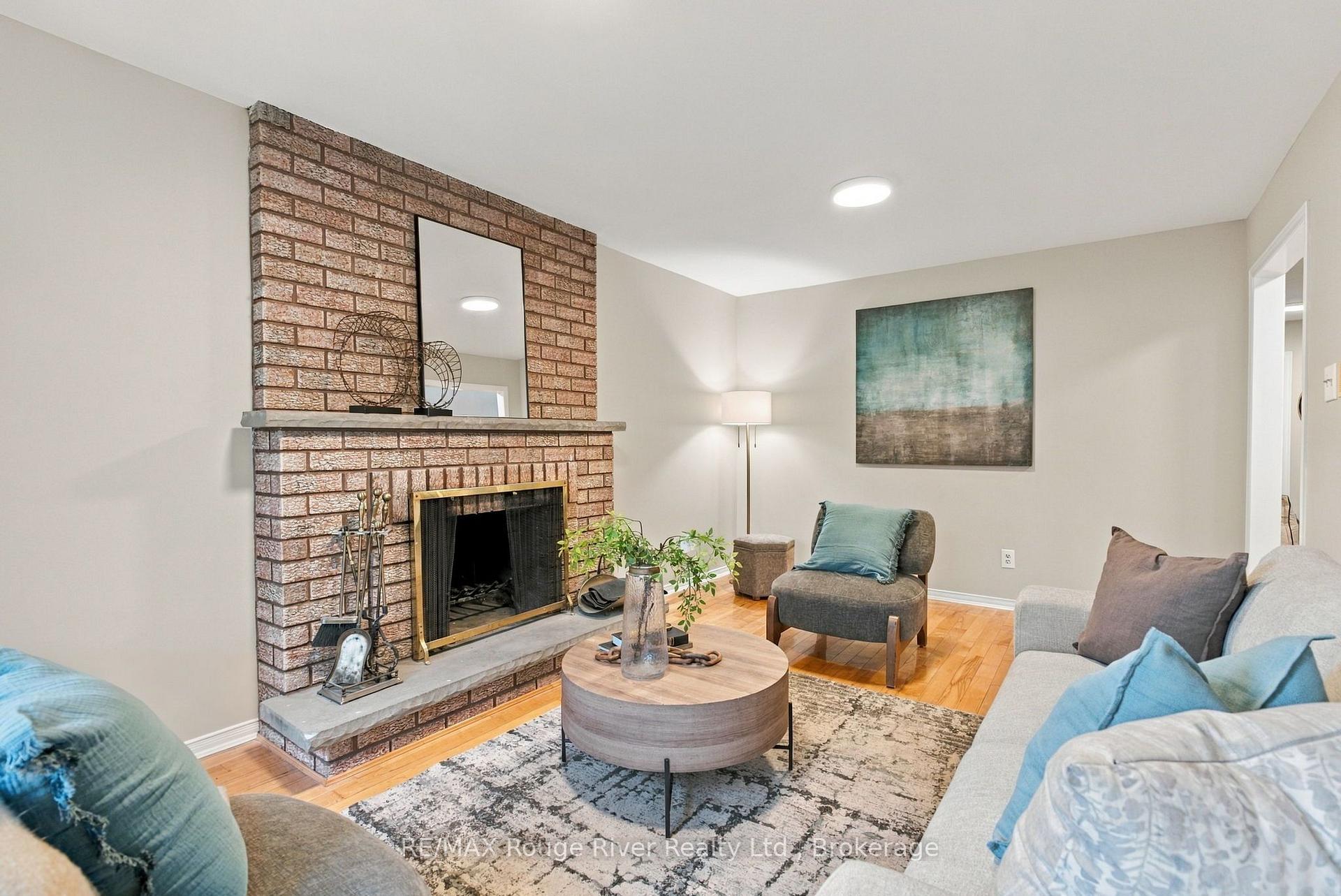 Photo 19 of 51 Lofthouse Drive, Whitby, Rolling Acres — HOMEH