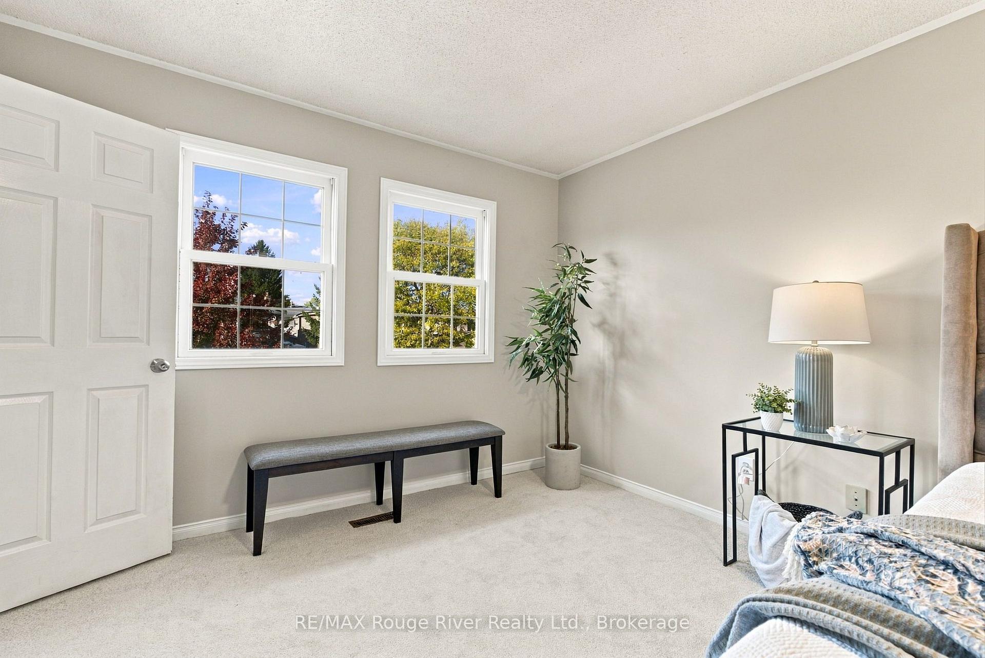 Photo 24 of 51 Lofthouse Drive, Whitby, Rolling Acres — HOMEH