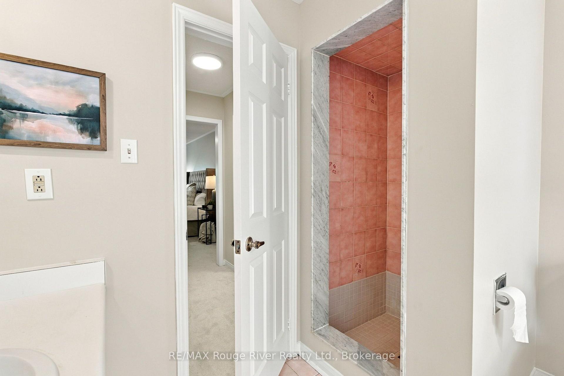 Photo 28 of 51 Lofthouse Drive, Whitby, Rolling Acres — HOMEH