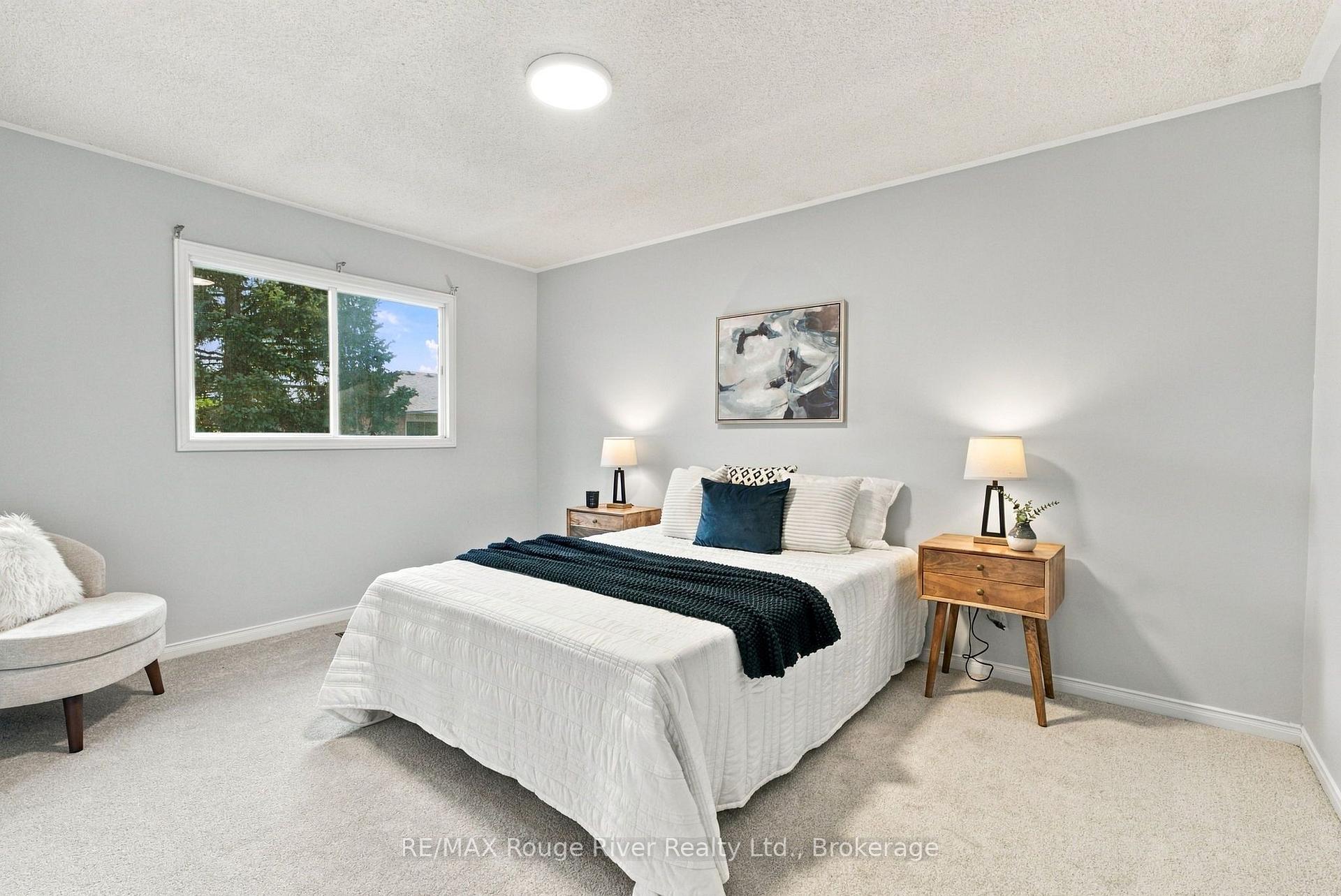 Photo 33 of 51 Lofthouse Drive, Whitby, Rolling Acres — HOMEH