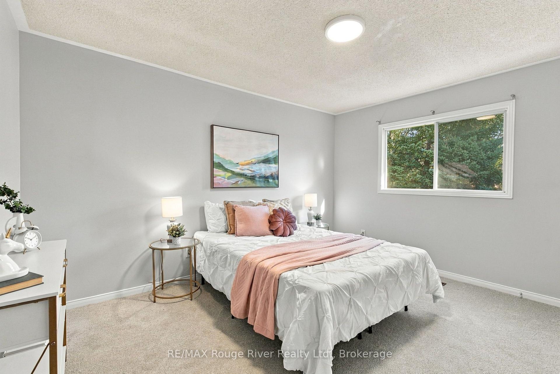 Photo 35 of 51 Lofthouse Drive, Whitby, Rolling Acres — HOMEH