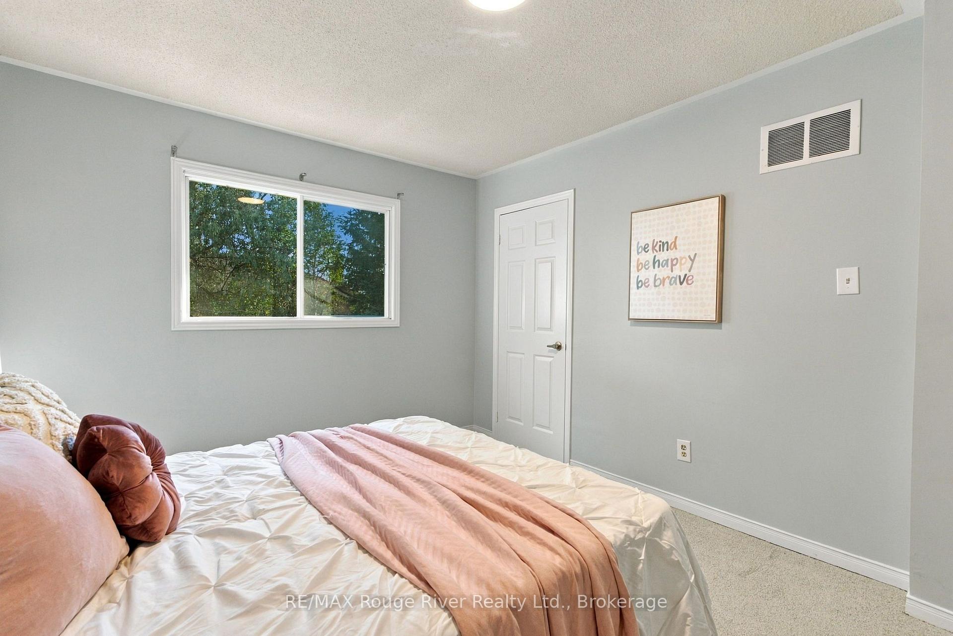 Photo 36 of 51 Lofthouse Drive, Whitby, Rolling Acres — HOMEH