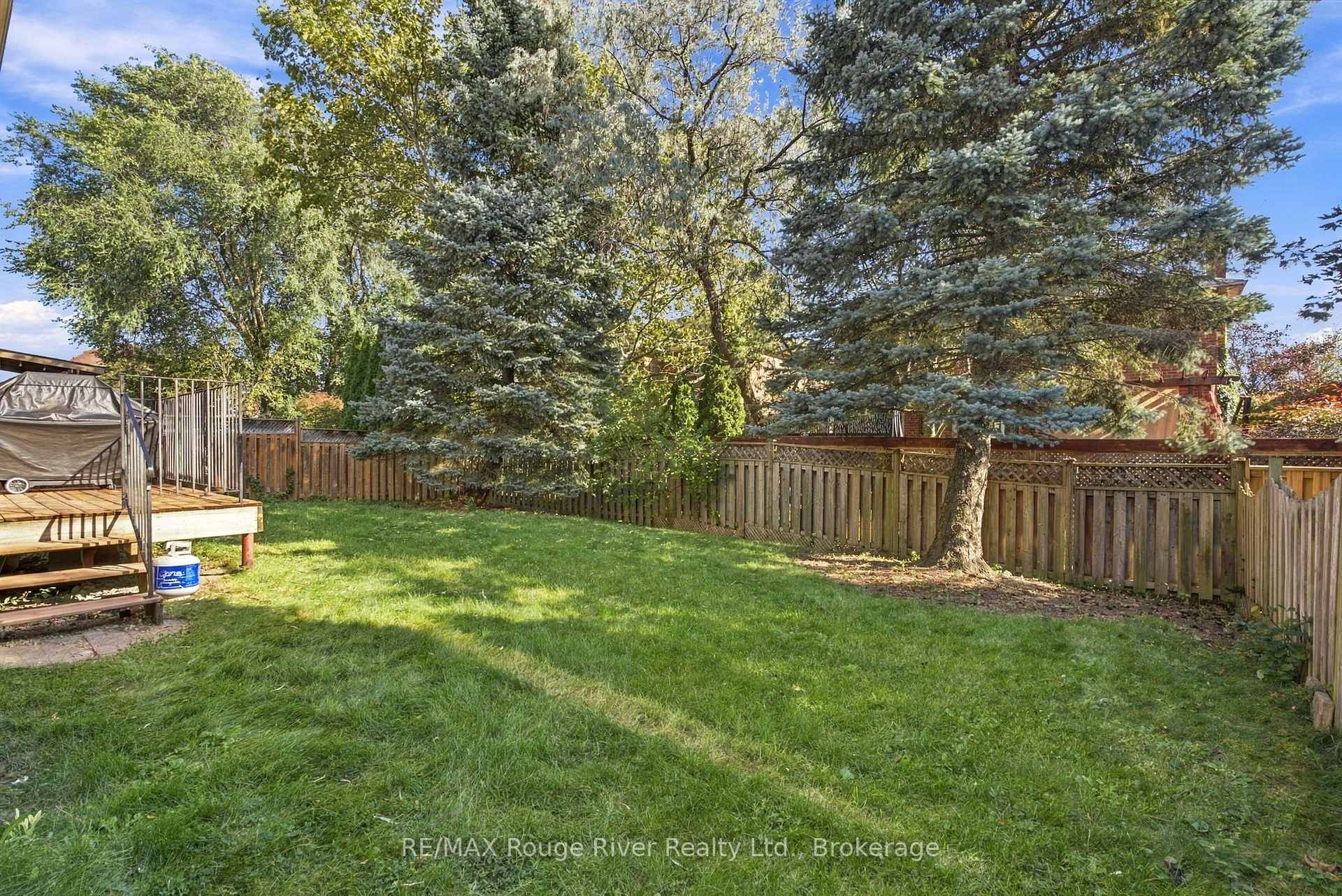 Photo 42 of 51 Lofthouse Drive, Whitby, Rolling Acres — HOMEH