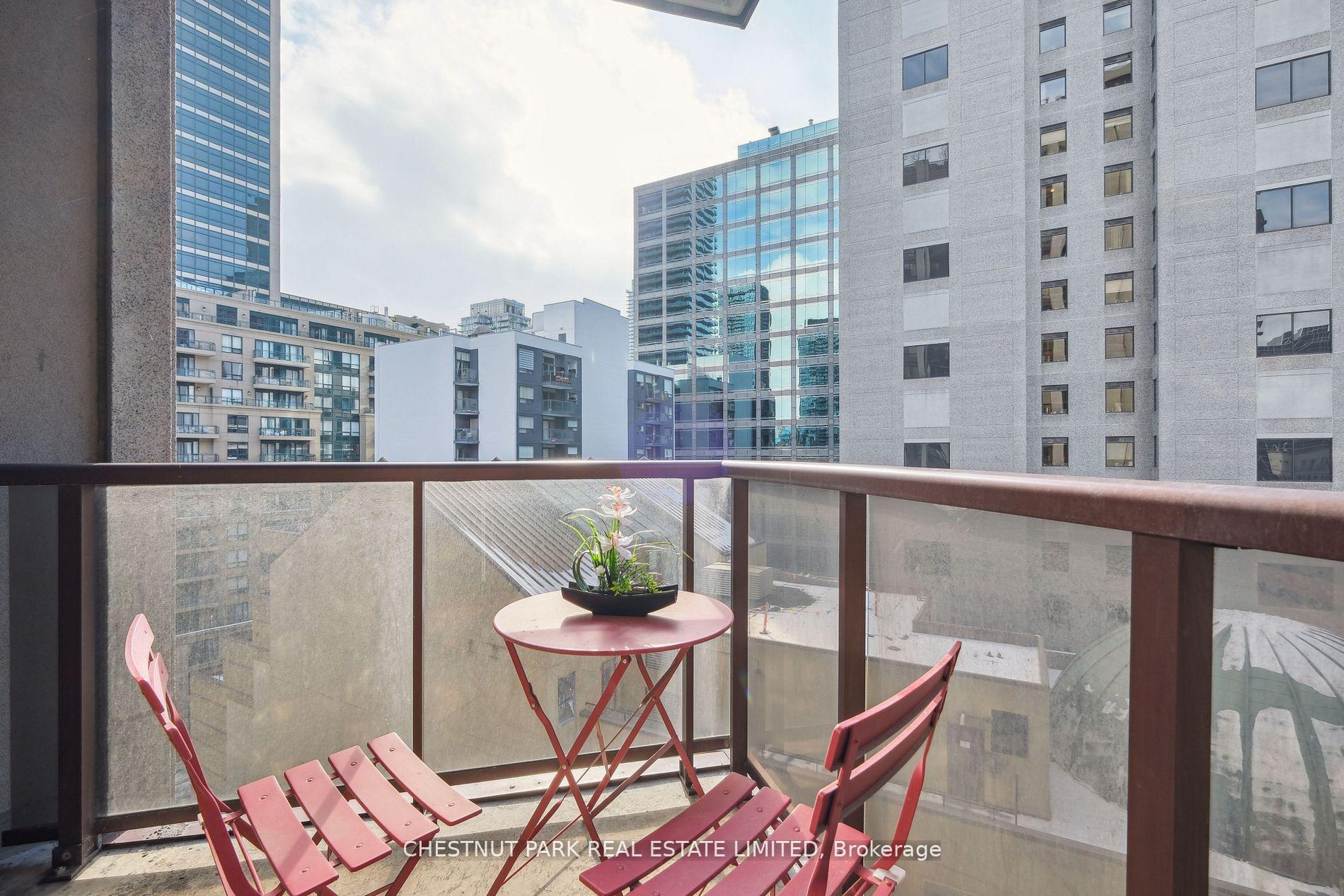 Photo 15 of Unit 1014, 85 Bloor Street E, Toronto, Church-Yonge Corridor — HOMEH
