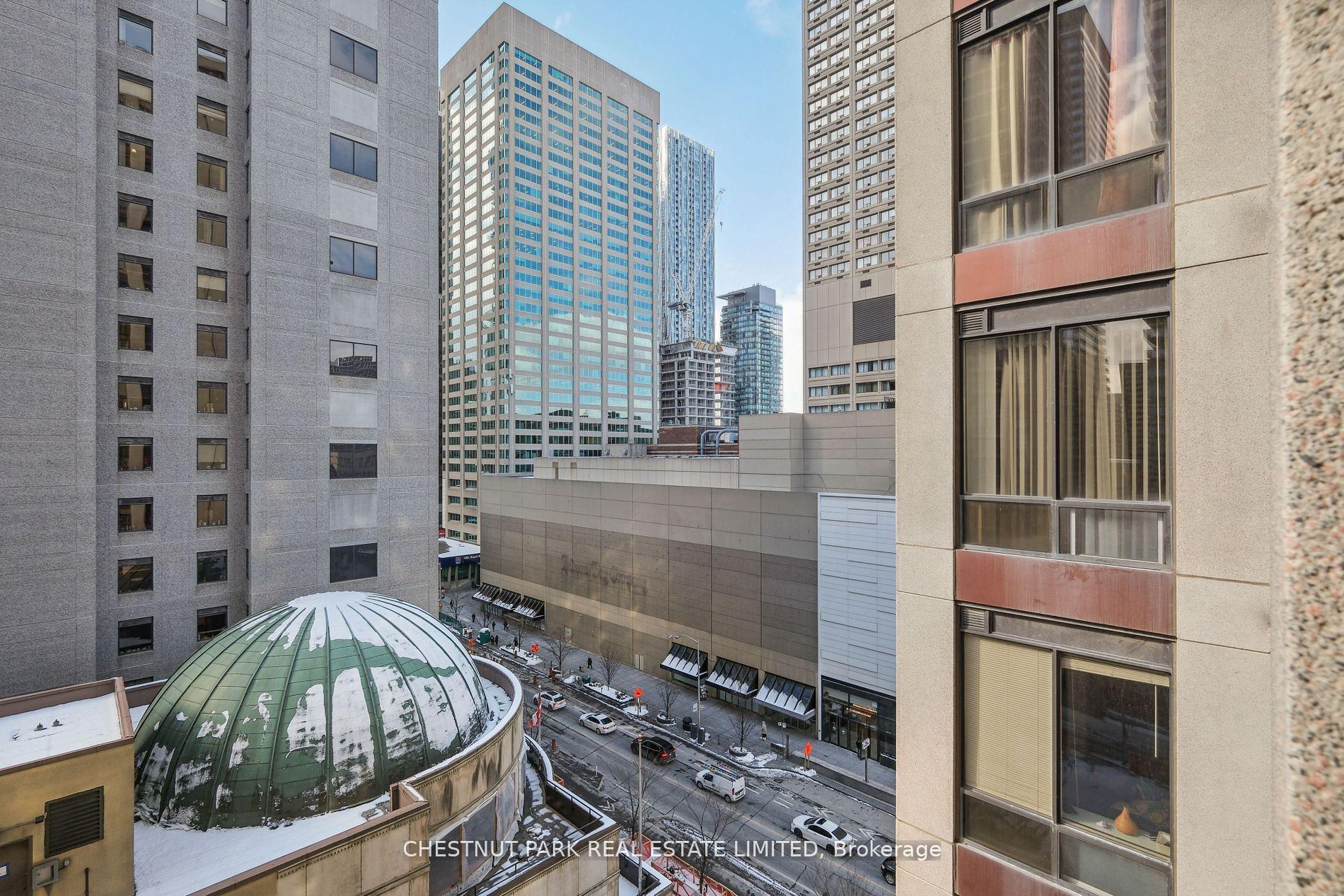 Photo 17 of Unit 1014, 85 Bloor Street E, Toronto, Church-Yonge Corridor — HOMEH