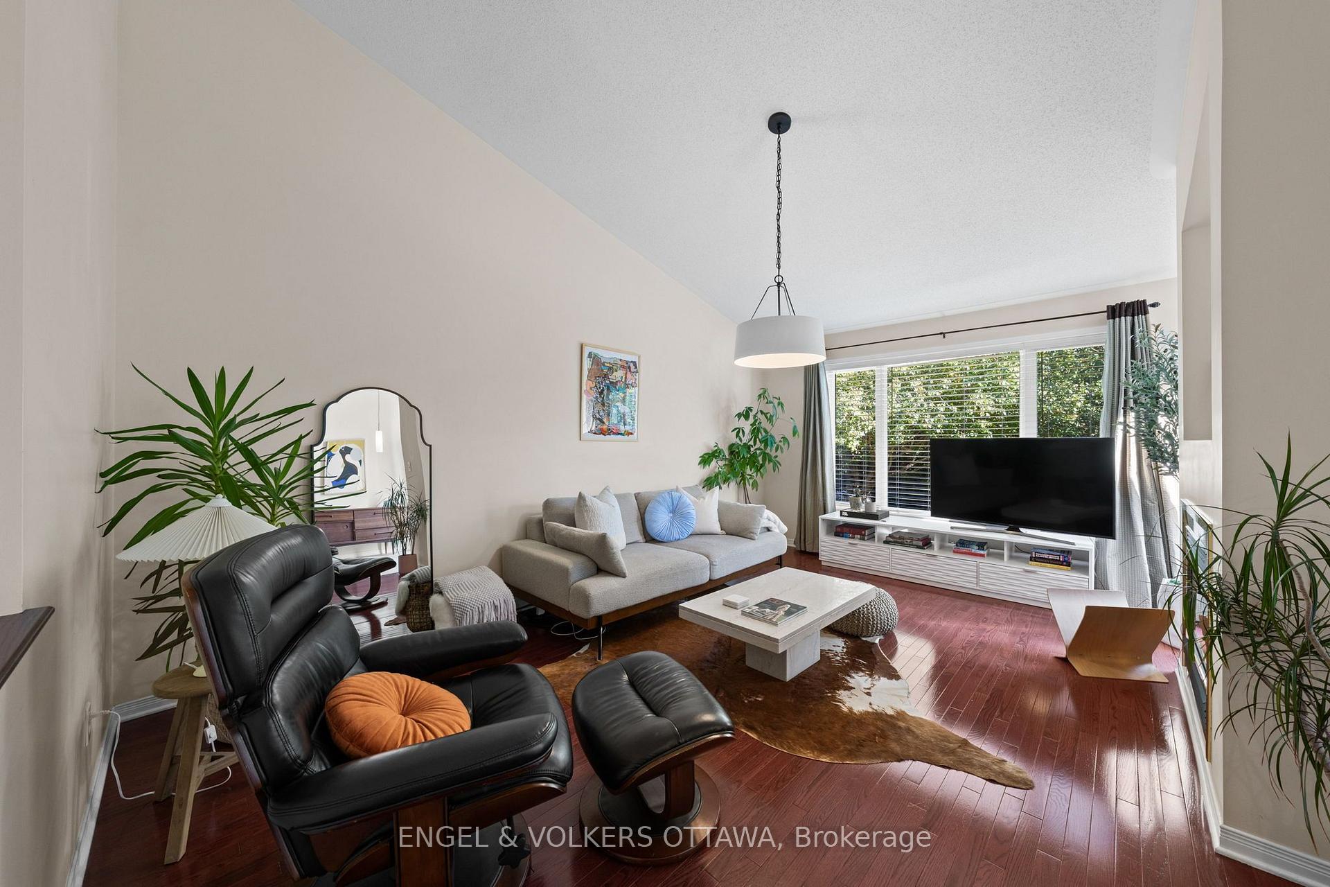 Photo 17 of 4 Burnstead Crescent, Ottawa, Kanata - Emerald Meadows/Trailwest — HOMEH