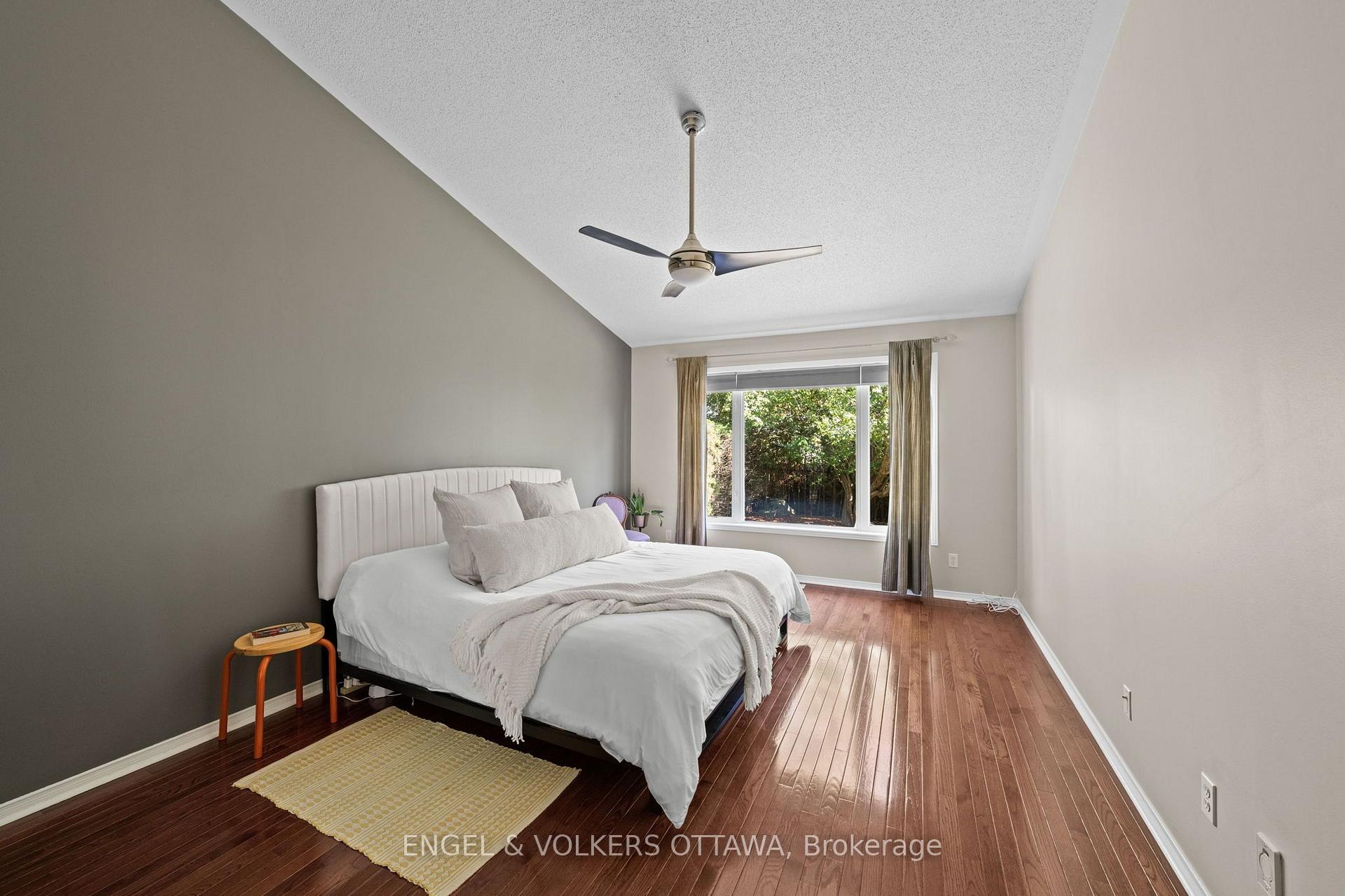 Photo 21 of 4 Burnstead Crescent, Ottawa, Kanata - Emerald Meadows/Trailwest — HOMEH